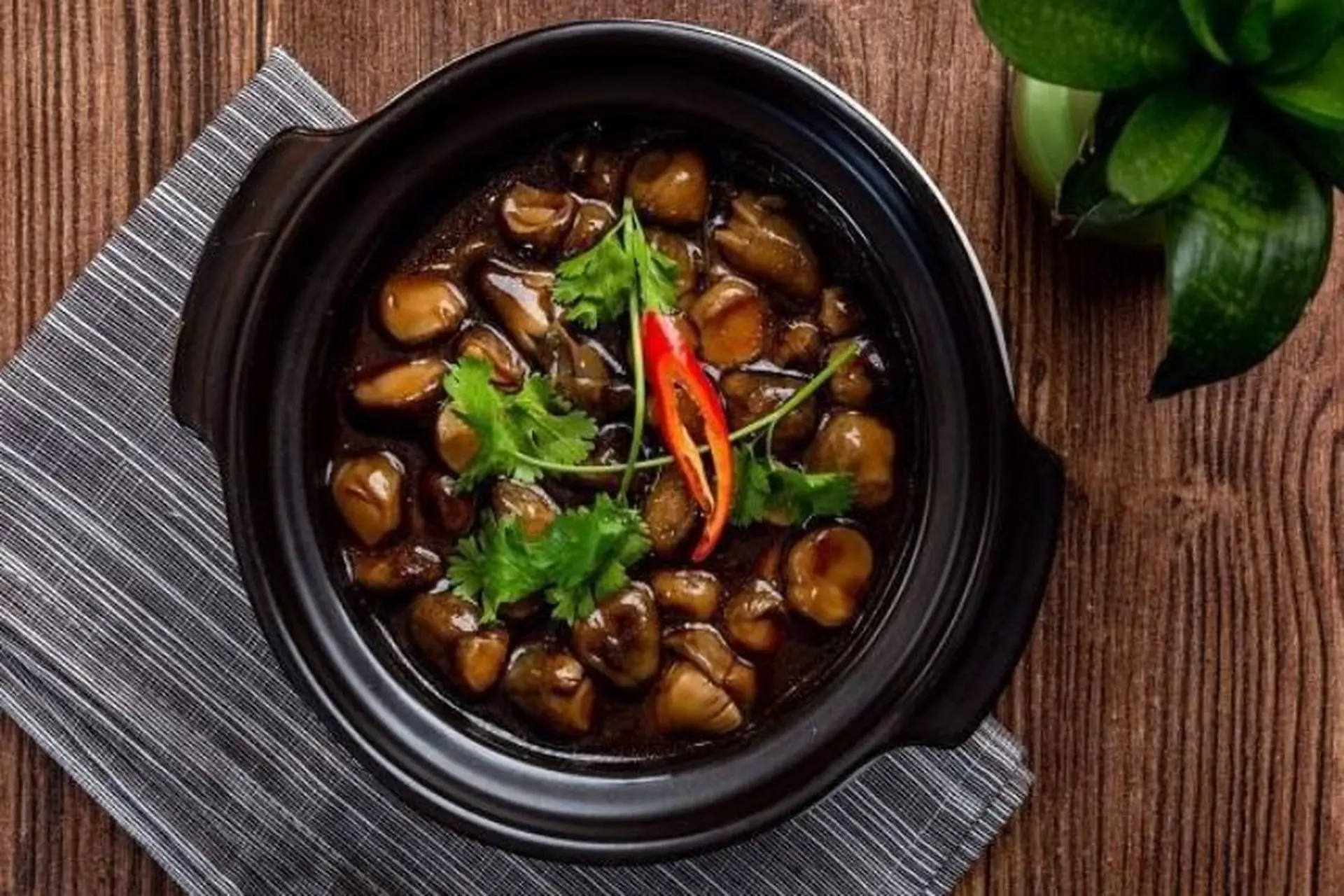 Nấu nấm rơm kho tiêu tại nhà đơn giản, thơm ngon như ngoài hàng không phải ai cũng biết