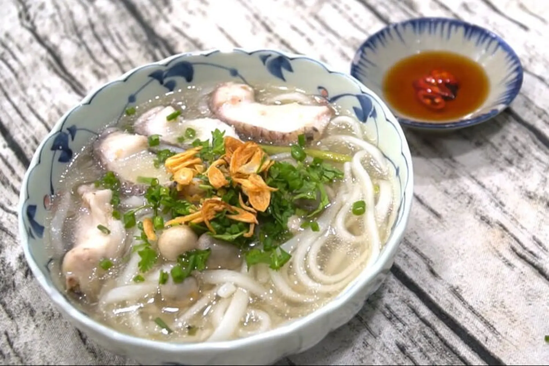 Hướng dẫn cách nấu bánh canh cá lóc thơm ngon, đậm đà chuẩn vị miền Tây, cả nhà đều mê