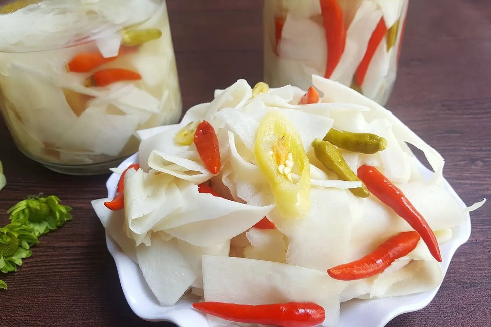 Chia sẻ kinh nghiệm cách làm măng chua ngon giòn không đắng ít người biết