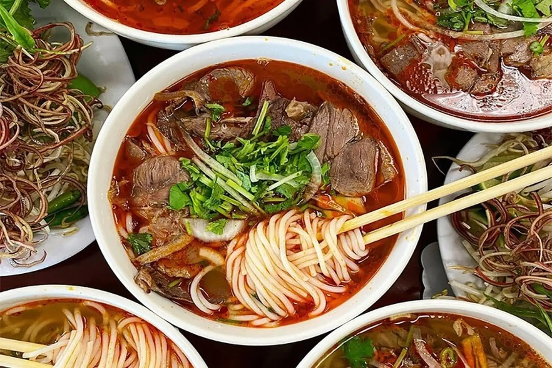 Kinh nghiệm khám phá Huế: Những địa điểm không thể bỏ qua