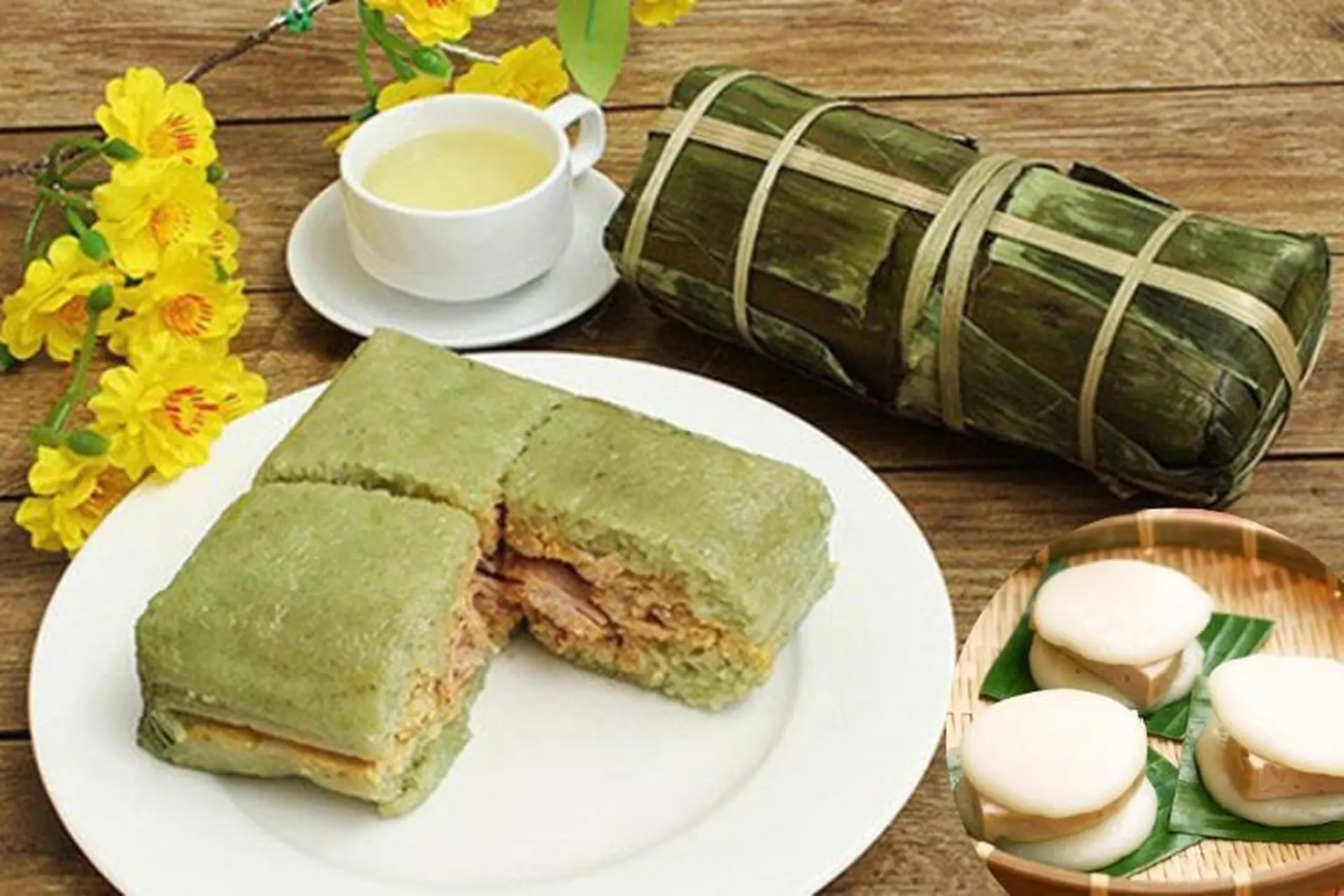 Ý nghĩa, nguồn gốc bánh chưng bánh giầy và bánh tét trong mâm cỗ ngày Tết