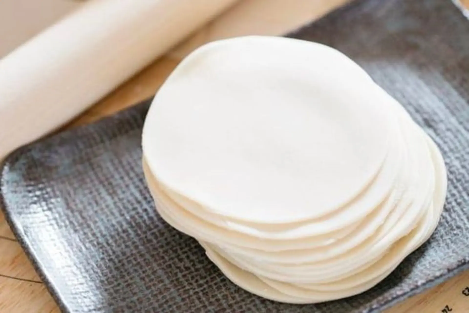Hướng dẫn cách làm vỏ há cảo ngon tuyệt, thực hiện tại nhà chỉ với vài bước đơn giản