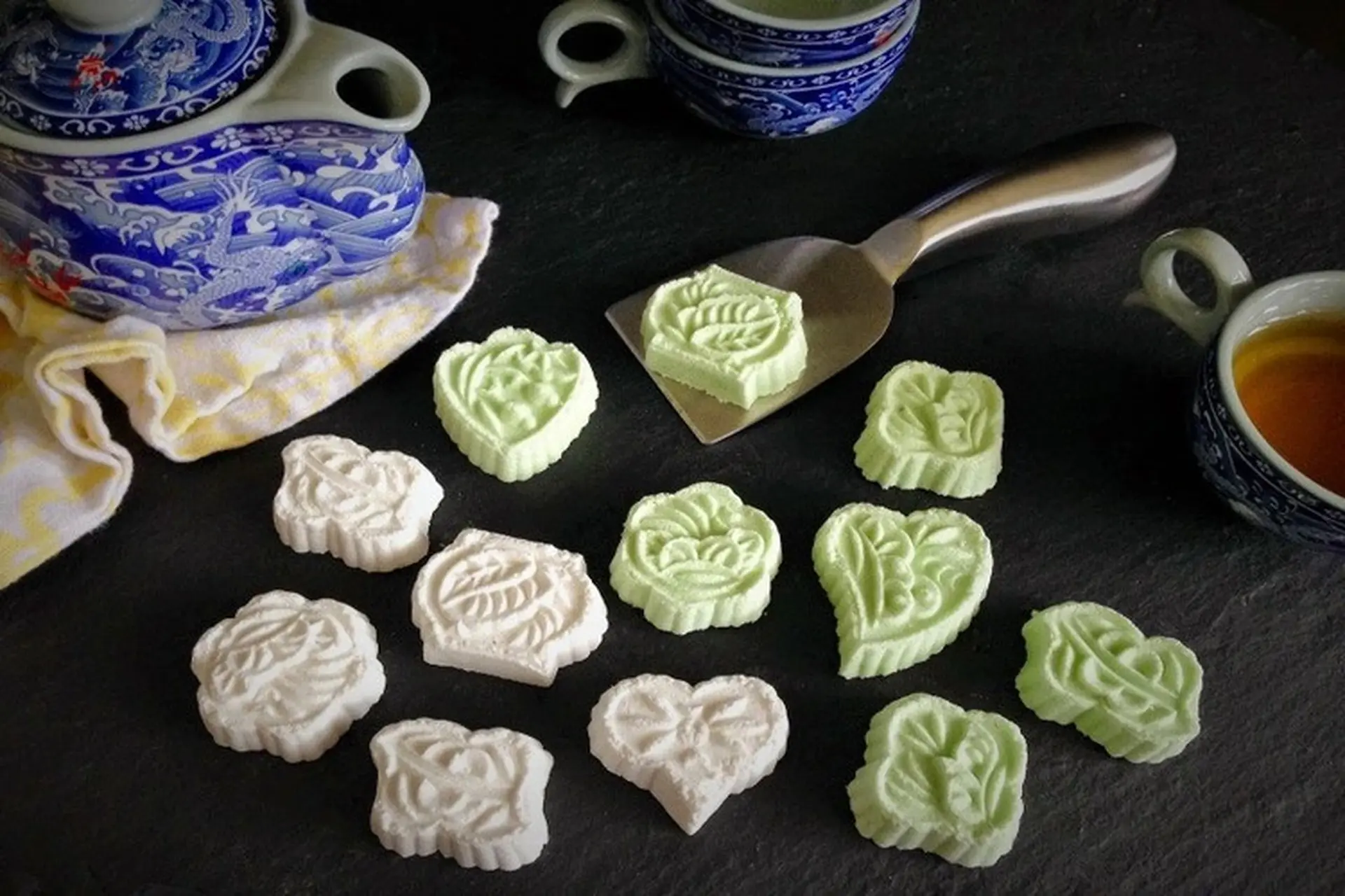 Cách làm bánh phục linh tuổi thơ thơm ngon, béo béo, mịn màng