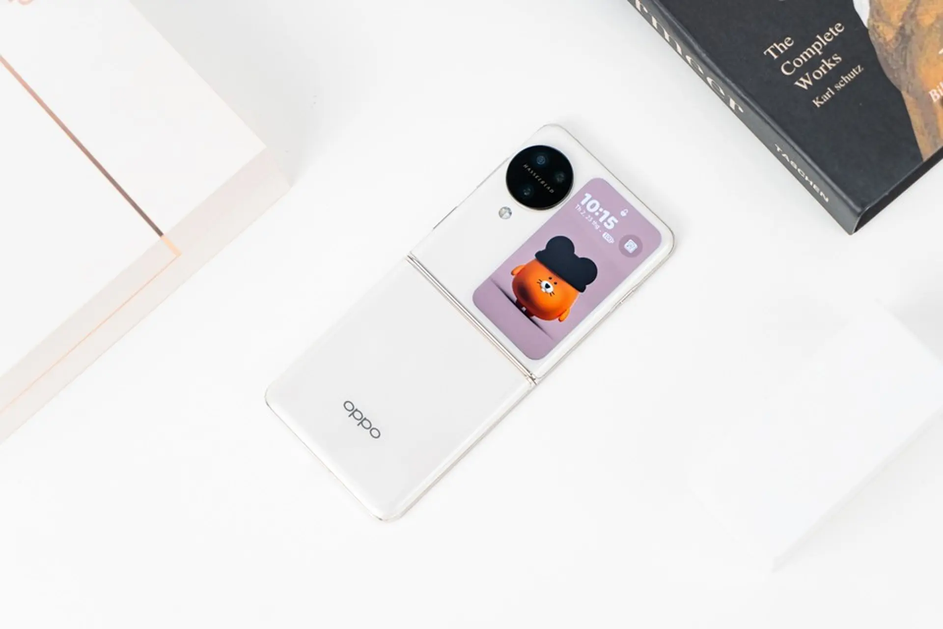 Trên tay OPPO Find N3 Flip tại Việt Nam: Biểu tượng tỏa sáng với thiết kế thời trang, hệ thống 3 camera đầu tiên