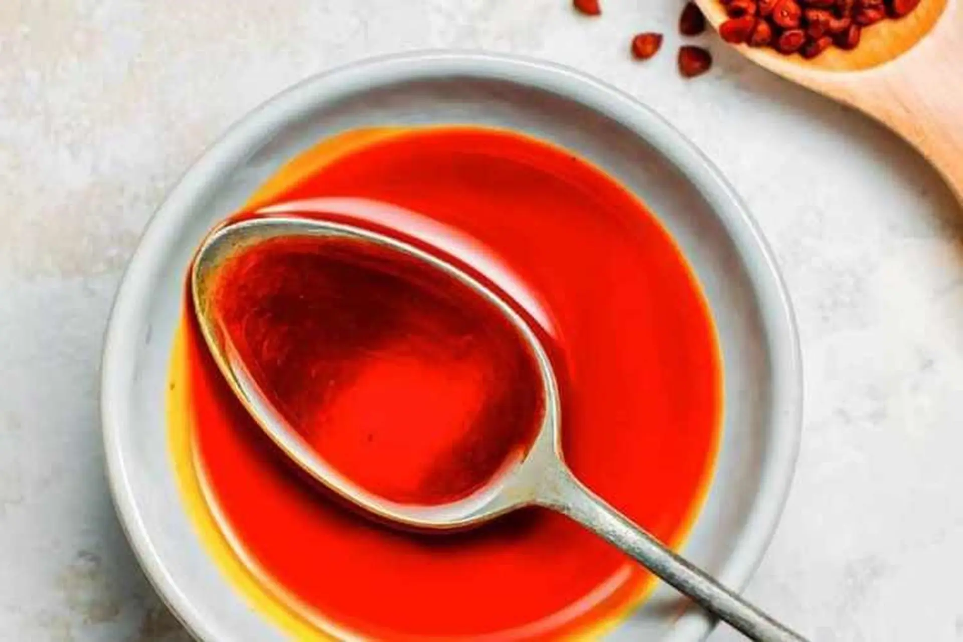 Dầu điều có tác dụng gì? Cách làm bảo quản và sử dụng dầu điều như thế nào?