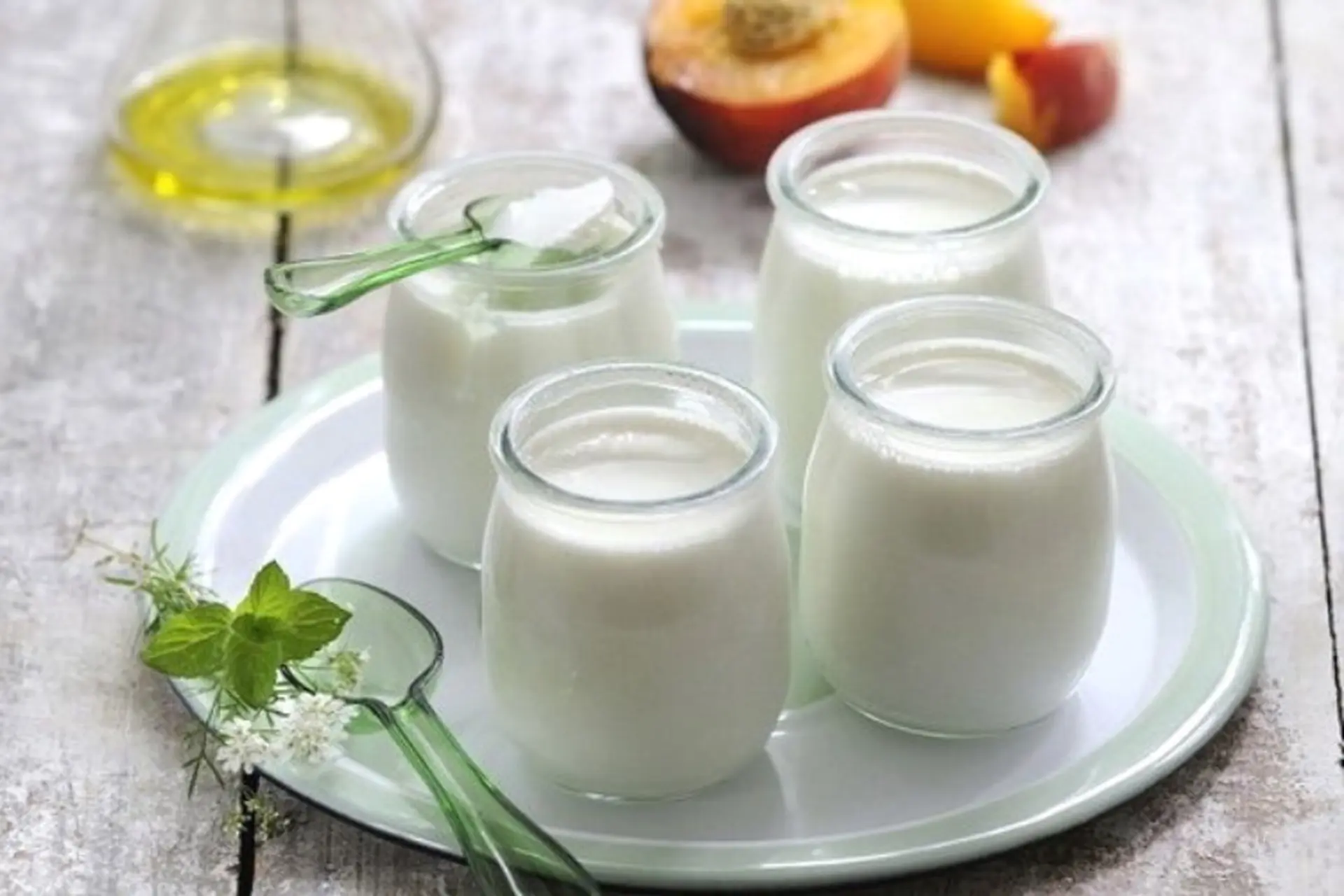 2 cách làm sữa chua bằng sữa tươi dẻo thơm, sánh mịn ngay tại nhà