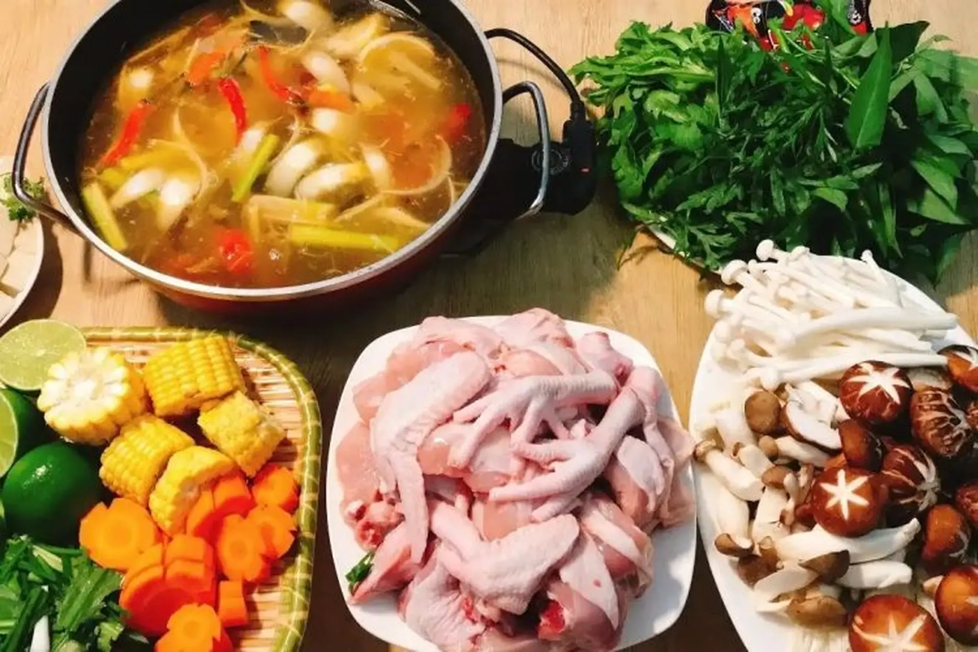 23 món lẩu gà thơm ngon khiến những dịp quây quần bên gia đình, bạn bè thêm ấm cúng