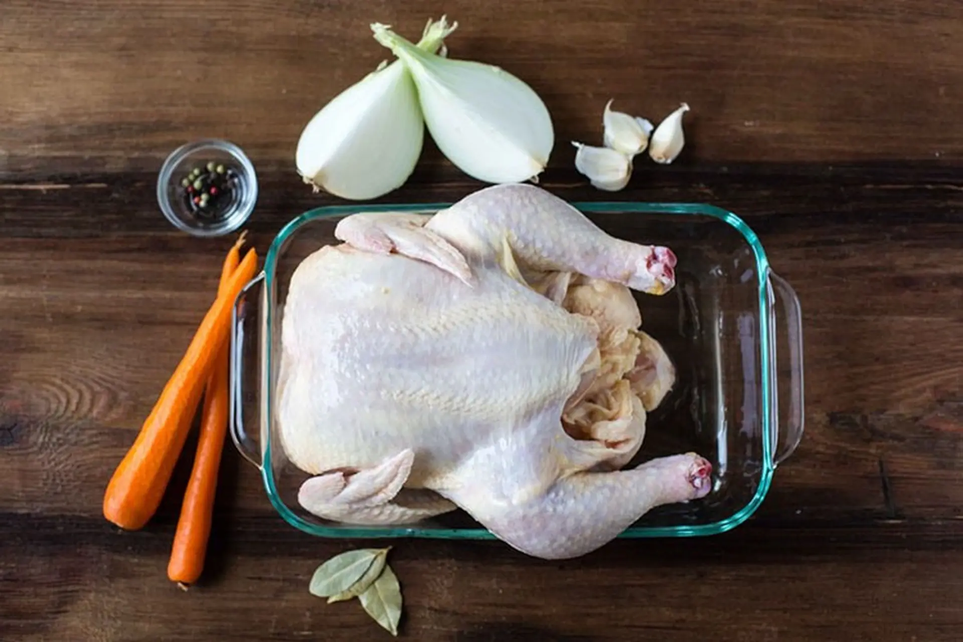 2 cách luộc gà ngon, gà vàng và không bị nứt da, ai cũng phải khen tấm tắc