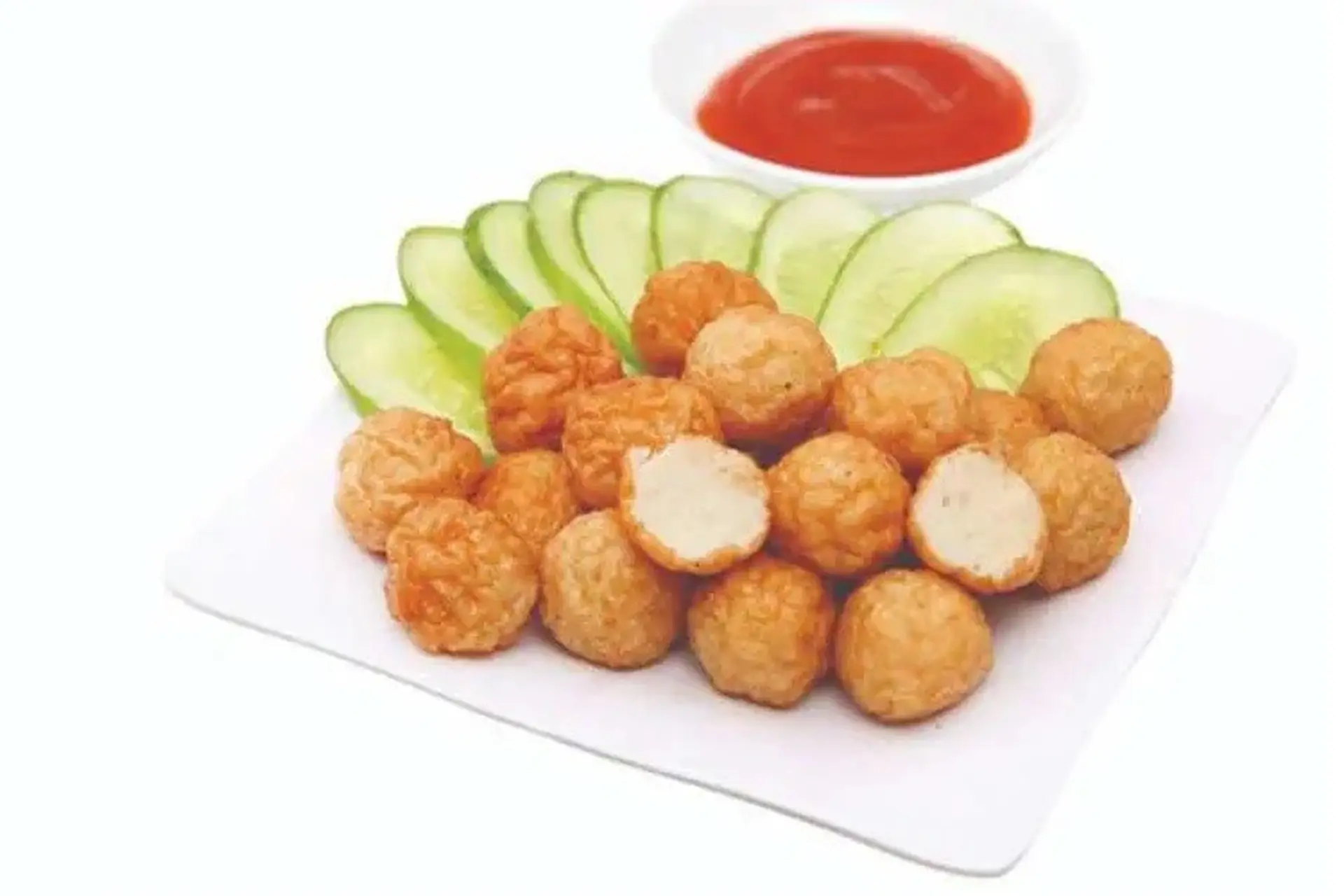 Cùng vào bếp học cách làm cá viên chiên giòn, sạch ngon, an toàn cho cả nhà