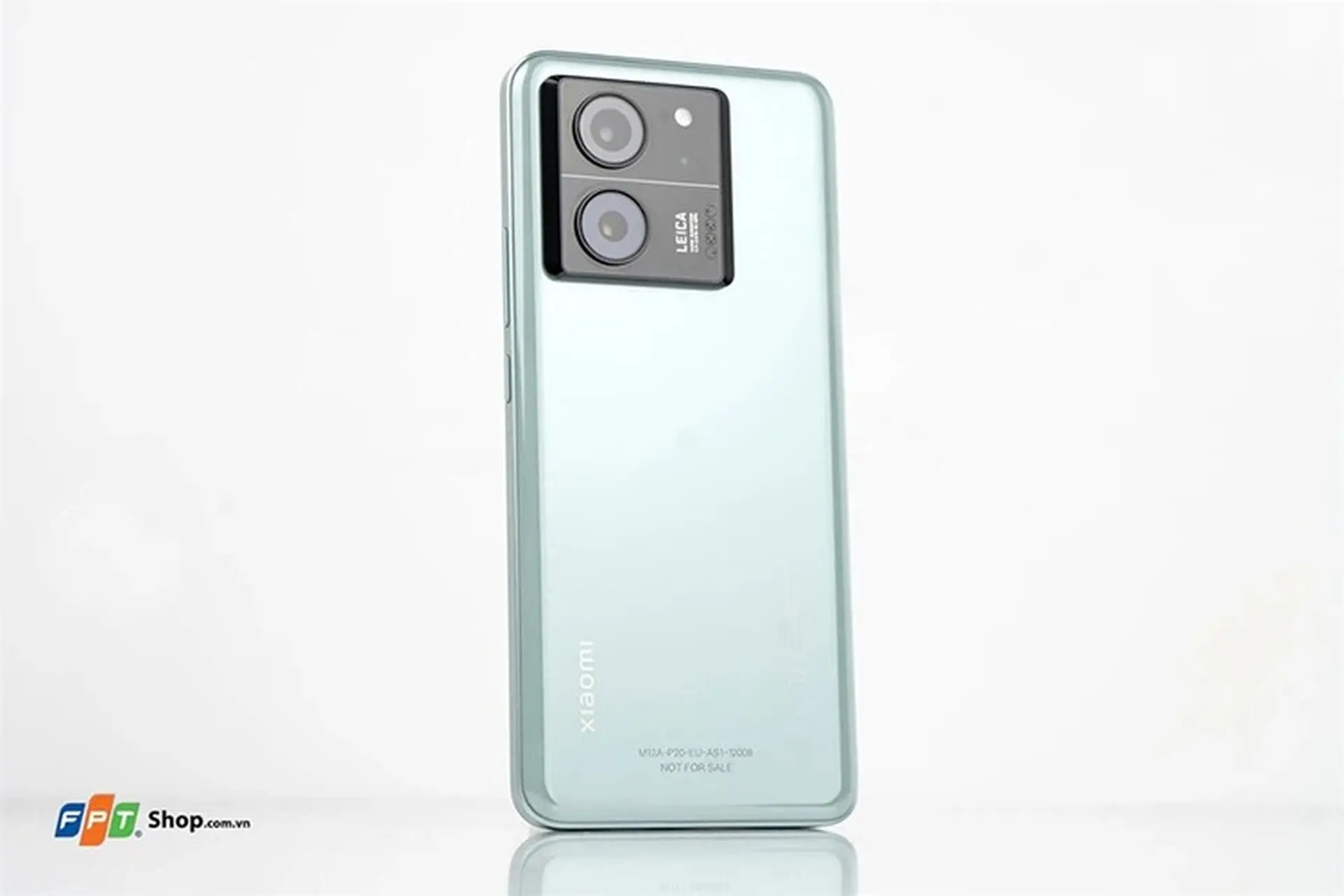 Trên tay Xiaomi 13T: Màn hình AMOLED 6.67 inch sắc nét, sạc nhanh siêu tốc, đa nhiệm khỏi bàn