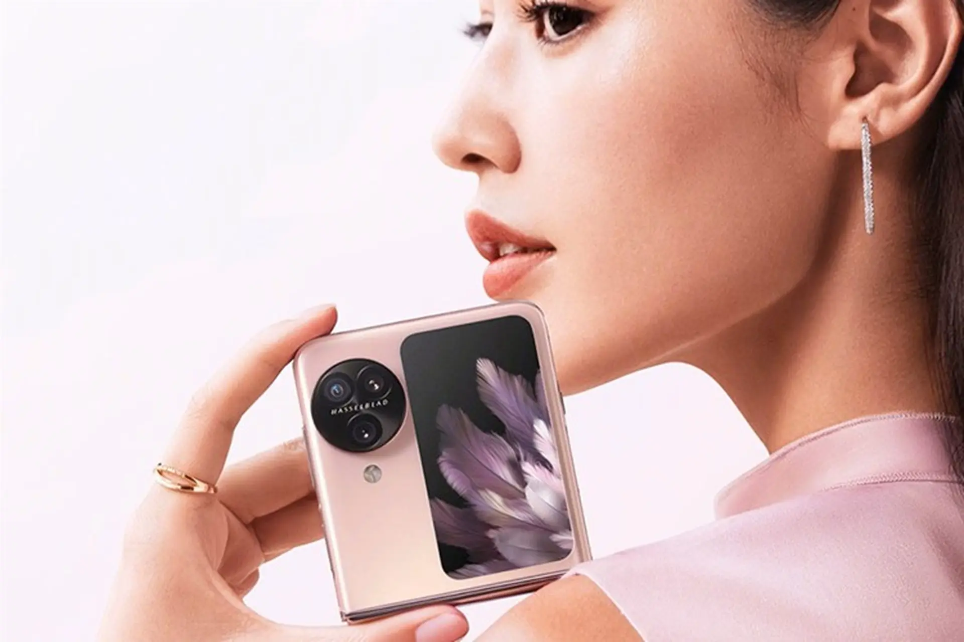OPPO Find N3 Flip có gì mới: Thiết kế tuyệt đẹp, camera “xịn sò”, hiệu năng Dimensity 9200 mạnh mẽ