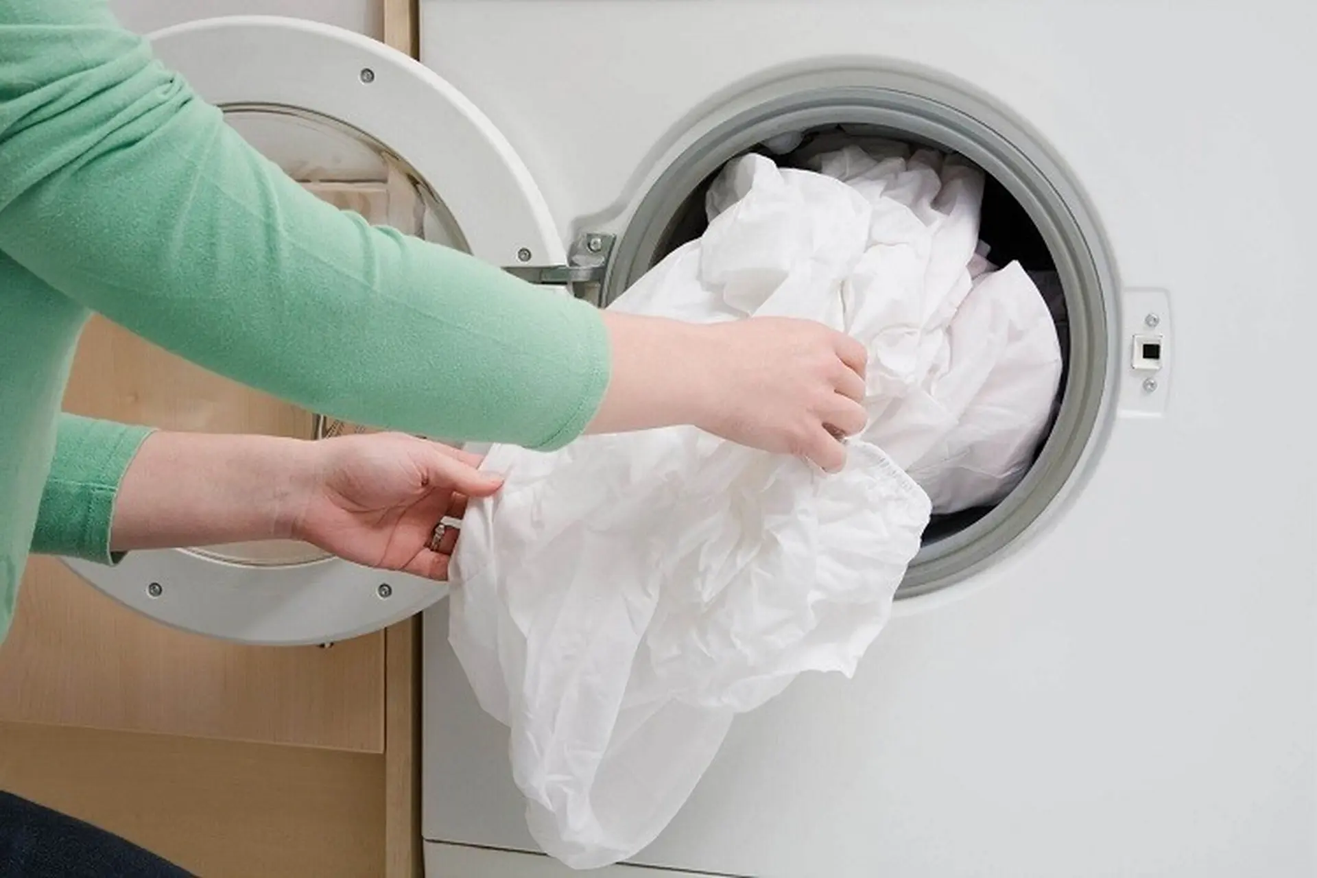 Cách giặt chăn mền bằng máy giặt đúng cách, sạch sẽ, an toàn mà vẫn bền đẹp