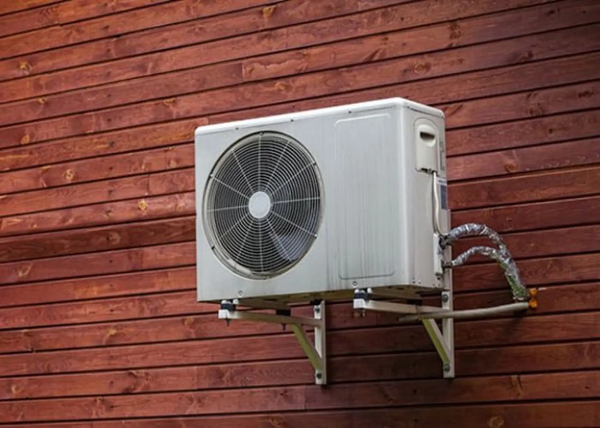 Bẫy dầu trên máy lạnh là gì? Tại sao nên lắp đặt bẫy dầu cho máy lạnh nhà bạn?