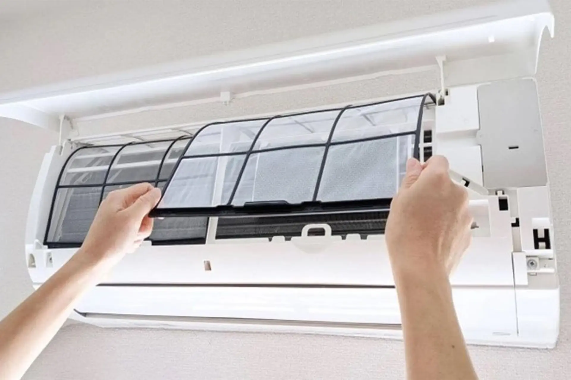 Cách tự vệ sinh lưới lọc bụi điều hòa tại nhà vừa đơn giản vừa tiết kiệm chi phí