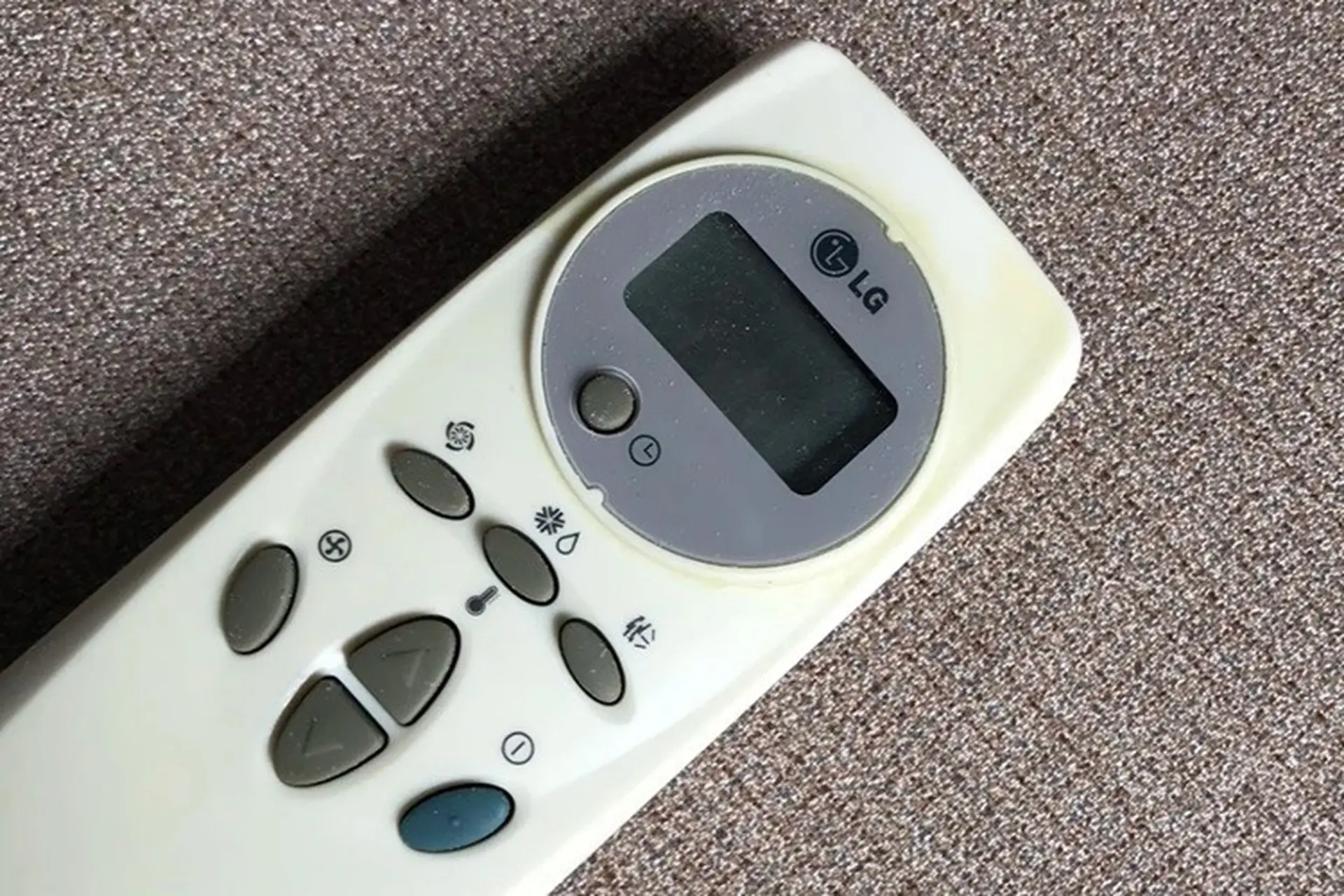 Lỗi thường gặp ở remote máy lạnh LG: Nguyên nhân và cách khắc phục cụ thể cho từng lỗi