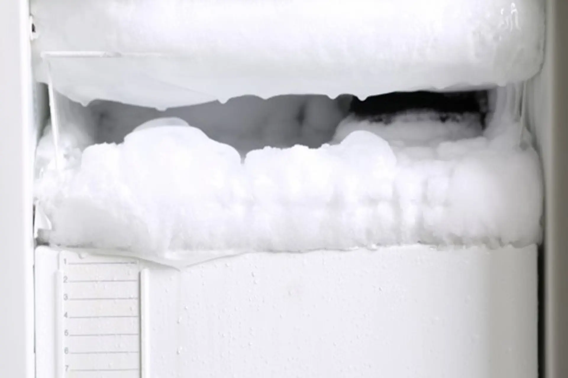 Hướng dẫn cách xử lý tủ mát Alaska bị đóng tuyết tại nhà đơn giản nhưng không phải ai cũng biết