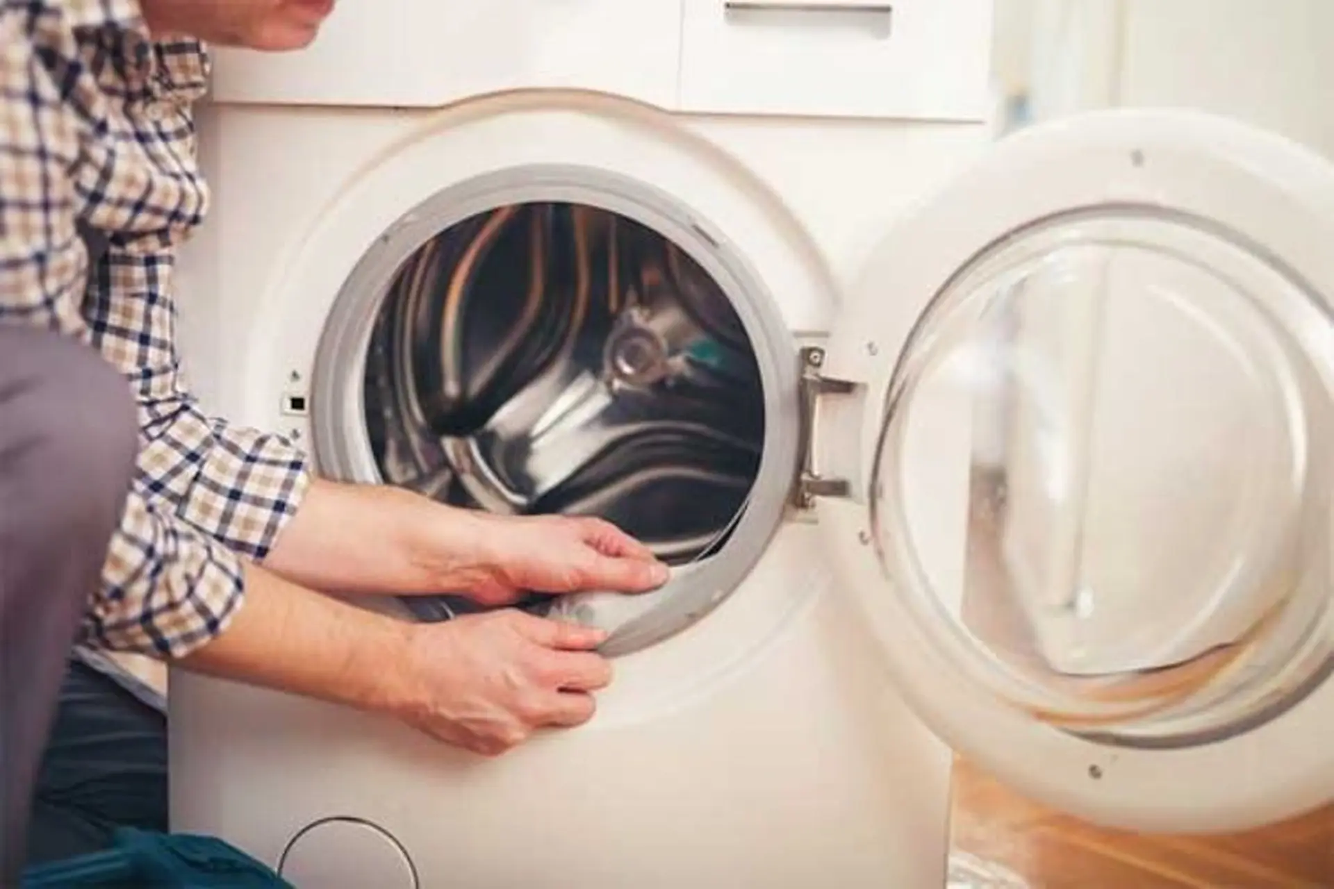 Hướng dẫn cách vệ sinh máy giặt cửa trước đơn giản sạch bong, sáng bóng ngay tại nhà