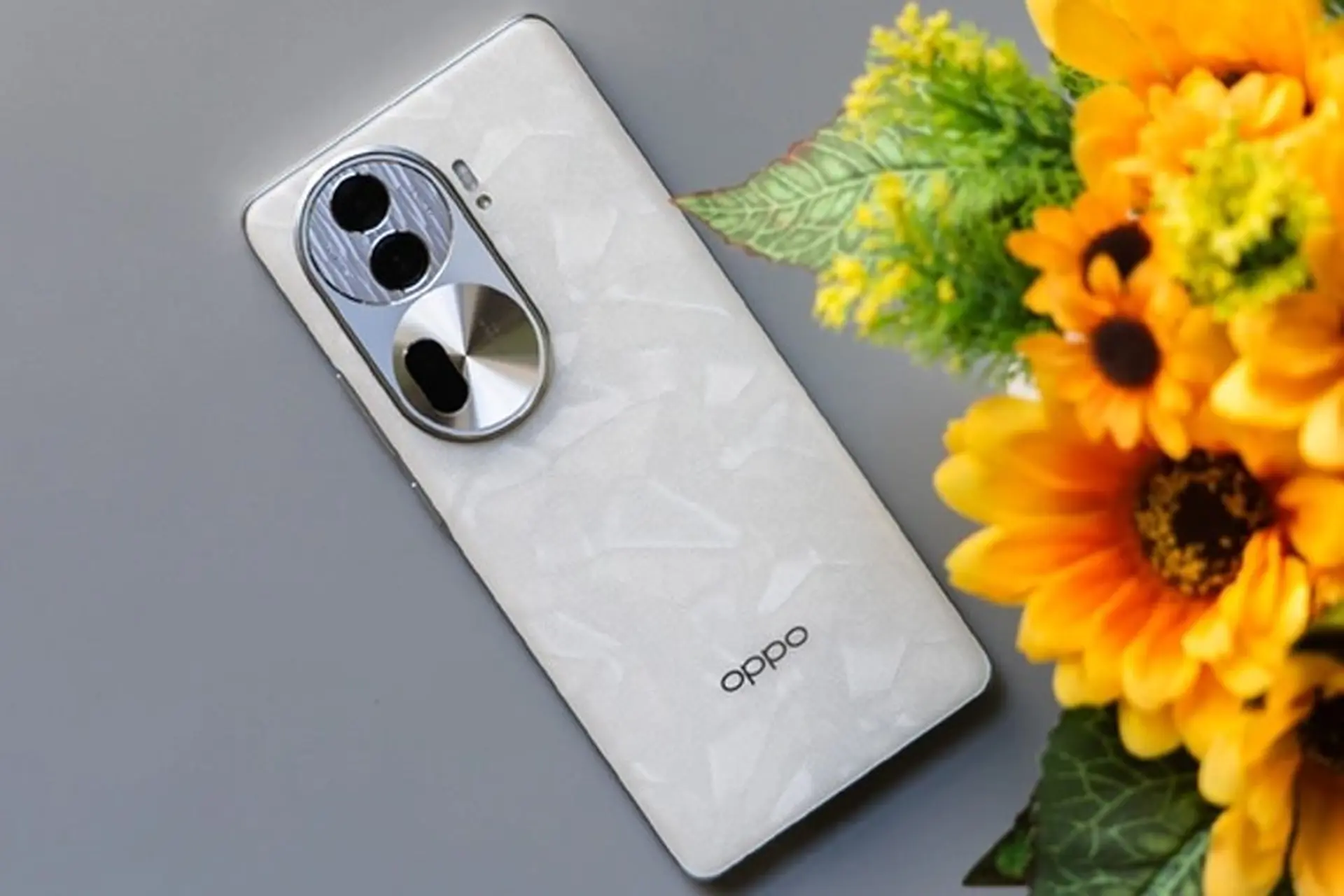 OPPO Reno11 Pro ra mắt: Chip SD8+ Gen 1, màn hình cong 1.5K, sạc 80W, giá từ 11.95 triệu đồng