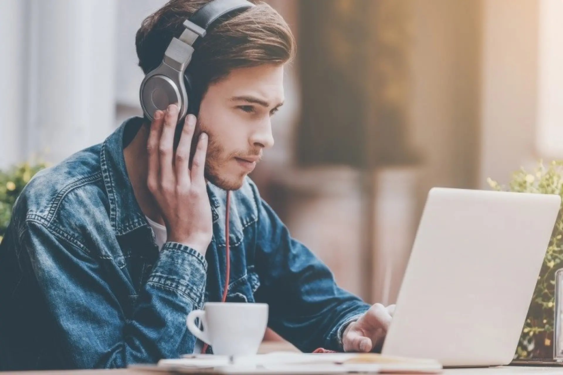 Máy tính không nhận tai nghe phải làm thế nào? Tìm hiểu 8 cách xử lý chi tiết nhất