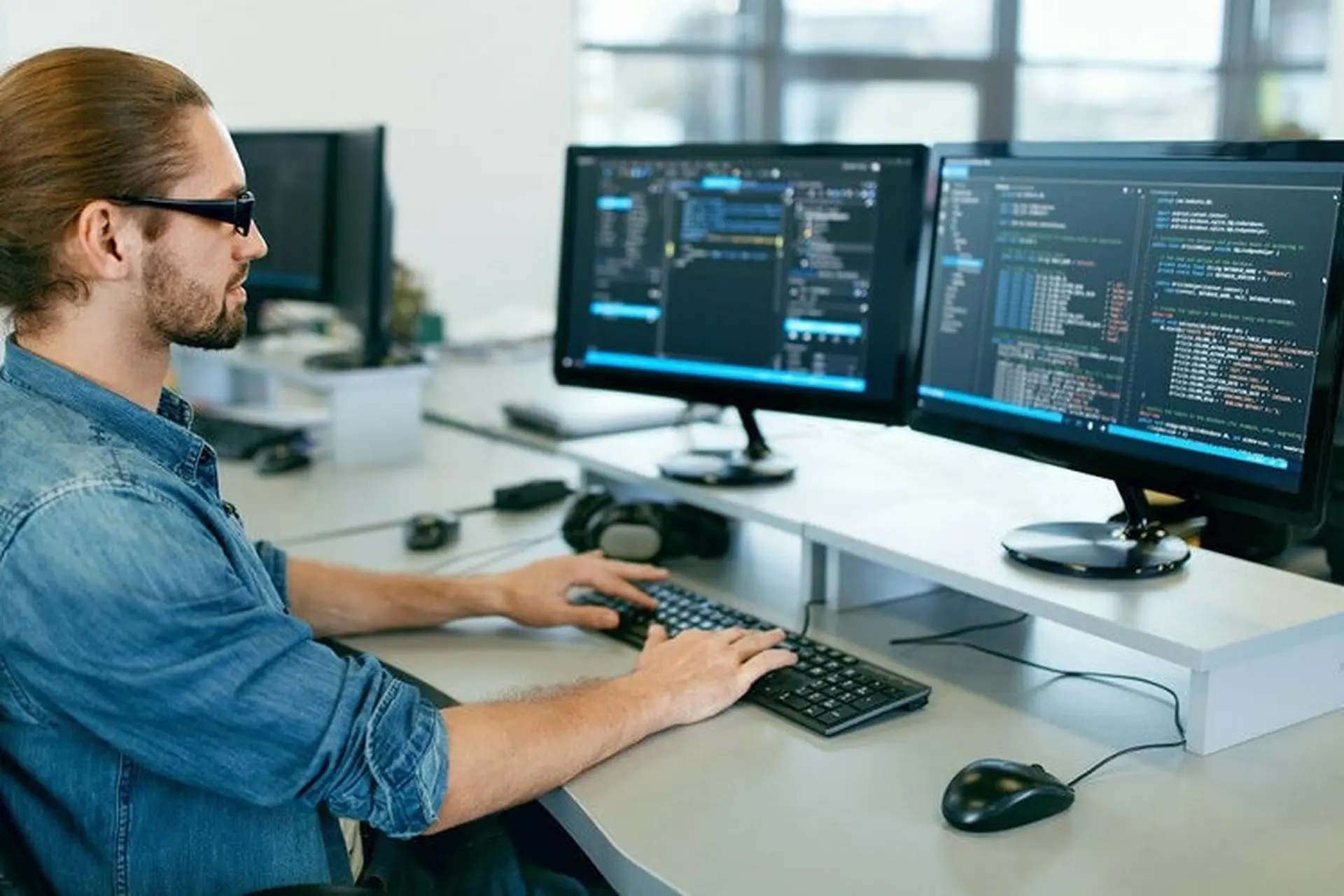 Developer là gì? Các vị trí, kỹ năng, cơ hội việc làm và mức lương trung bình của một Developer