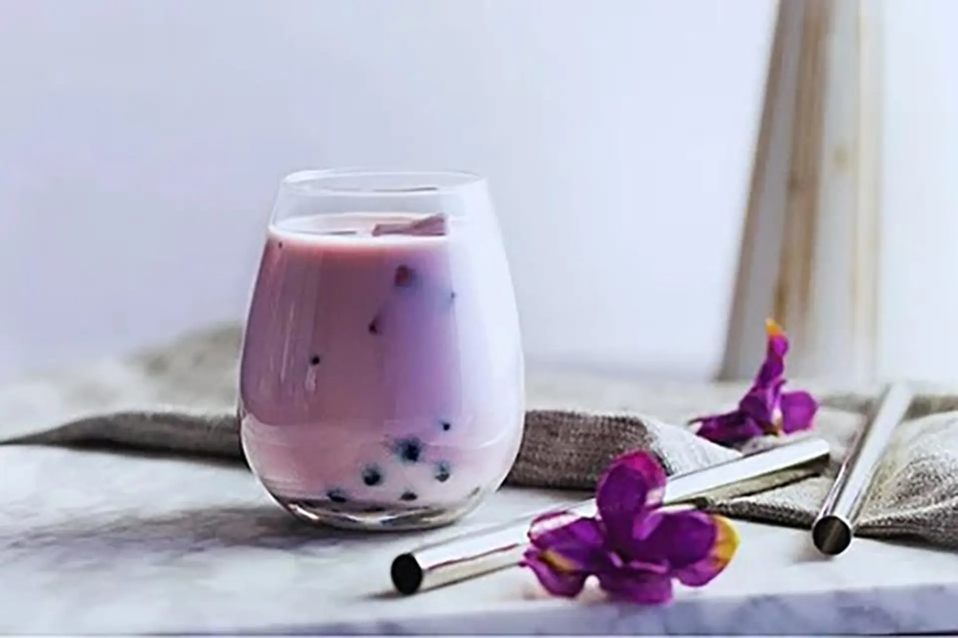 Bí kíp làm trà sữa khoai môn màu tím nhạt đẹp mắt, hương vị thơm ngon ngay tại nhà