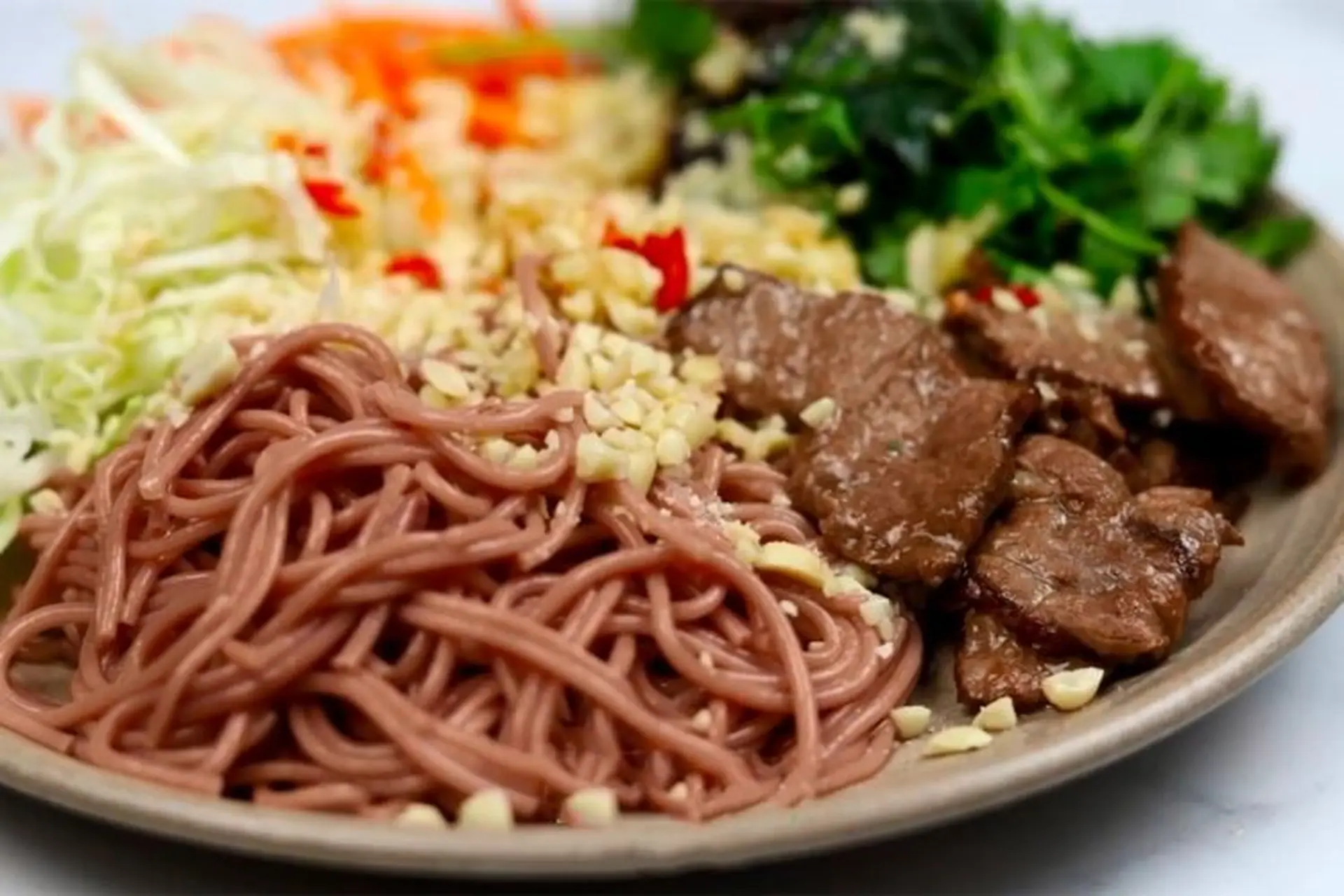 Hướng dẫn cách làm bún gạo lứt ăn siêu ngon, đặc biệt thích hợp với người giảm cân
