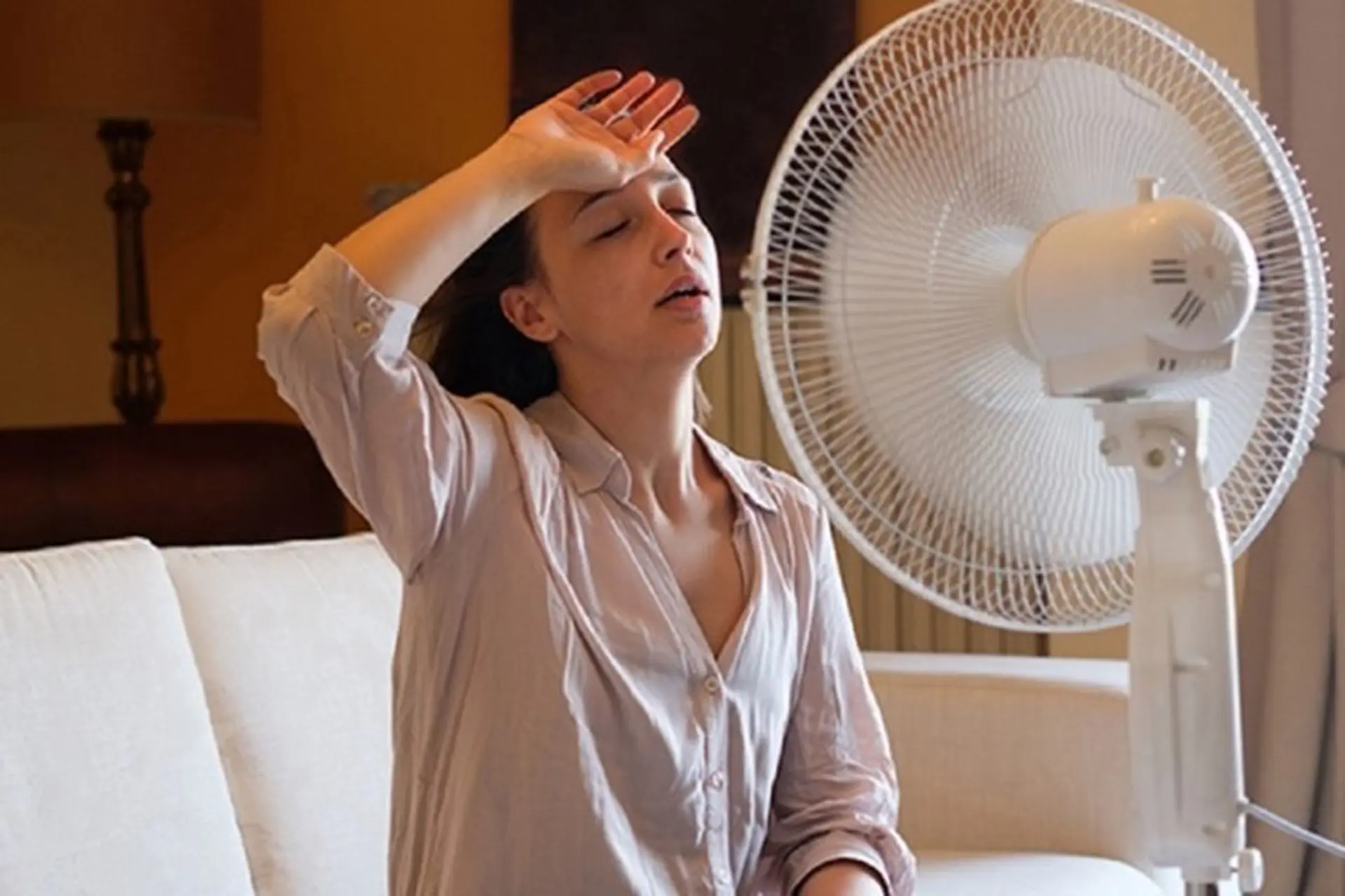 Cách giải nhiệt sai lầm vào mùa nóng bạn vô tình mắc phải mà không hề hay biết