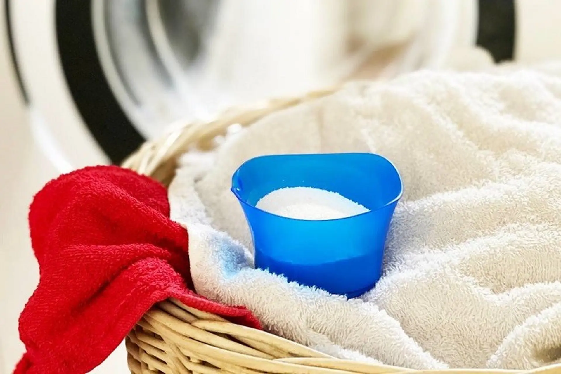 Giải đáp bột vệ sinh máy giặt là gì? Có nên sử dụng bột vệ sinh máy giặt hay không?