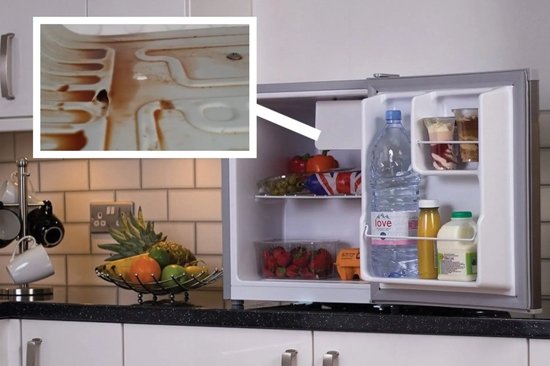 Tủ lạnh mini bị thủng ngăn đá có sửa được không? Hướng dẫn cách sửa lỗi hiệu quả 