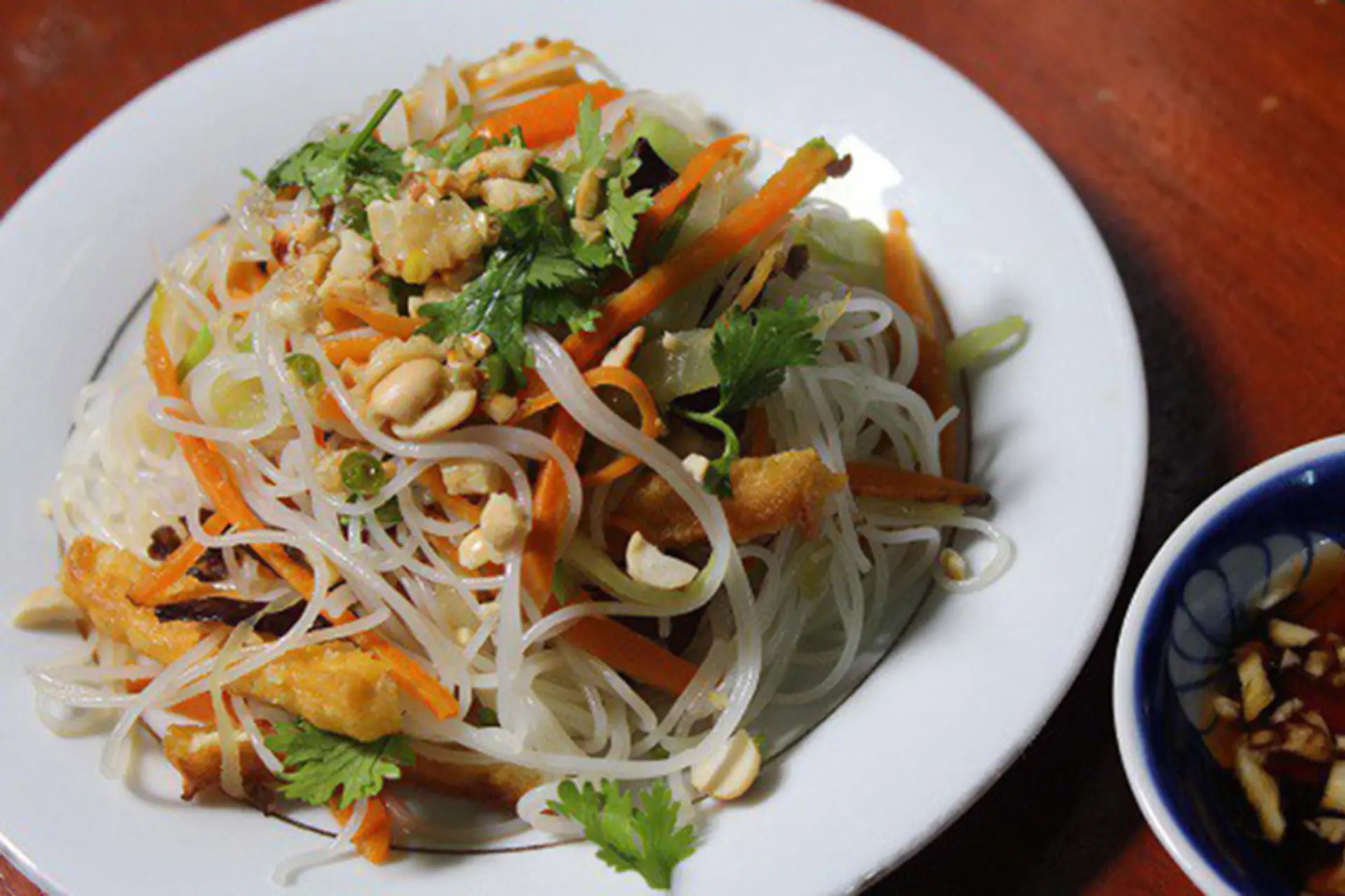 Hướng dẫn cách làm món bún xào chay rau củ tơi mềm, thơm ngon cực đơn giản tại nhà