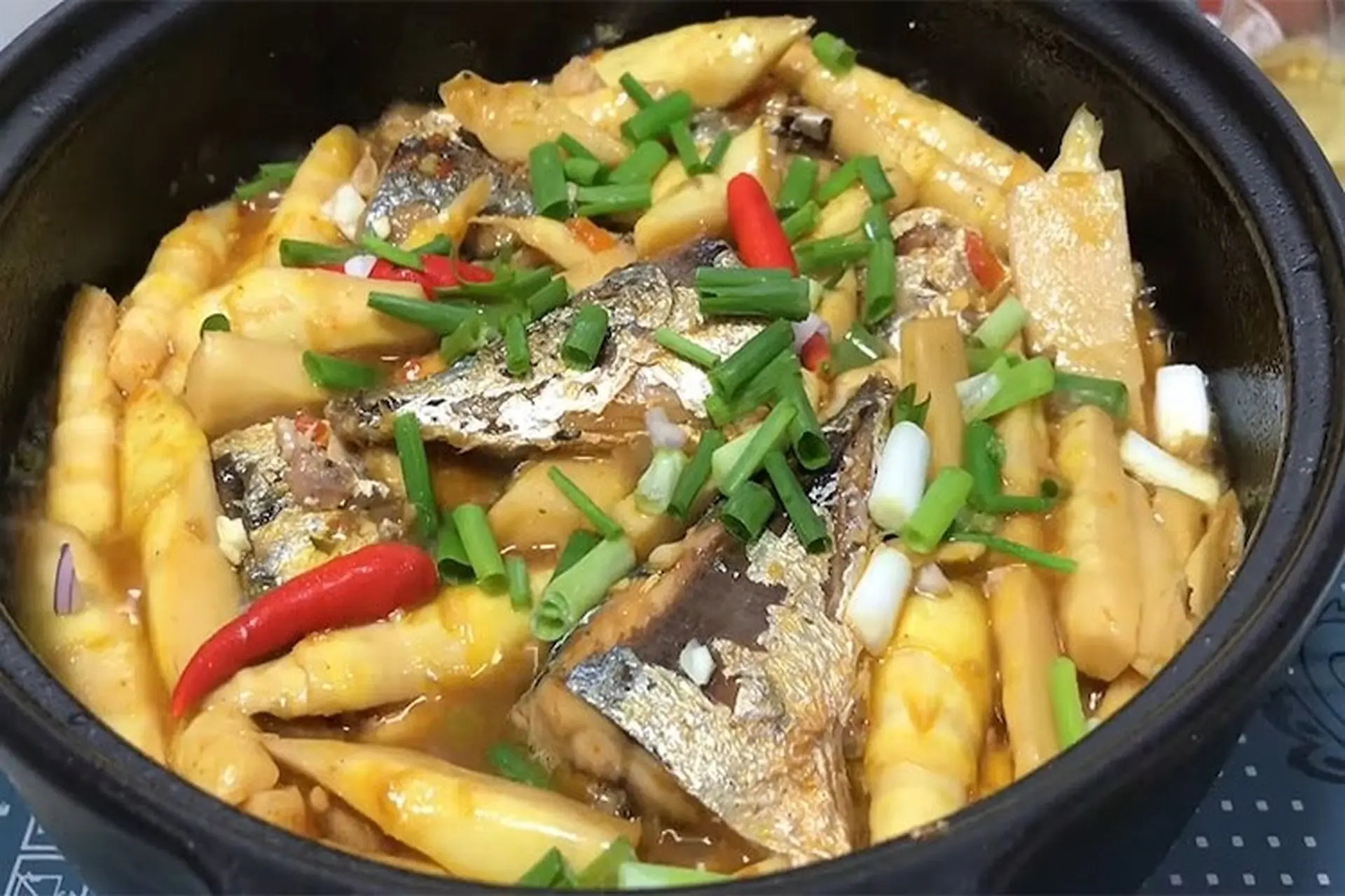 Bật mí 11 công thức làm cá kho măng ngon "nhức nách" chinh phục mọi dân sành ăn