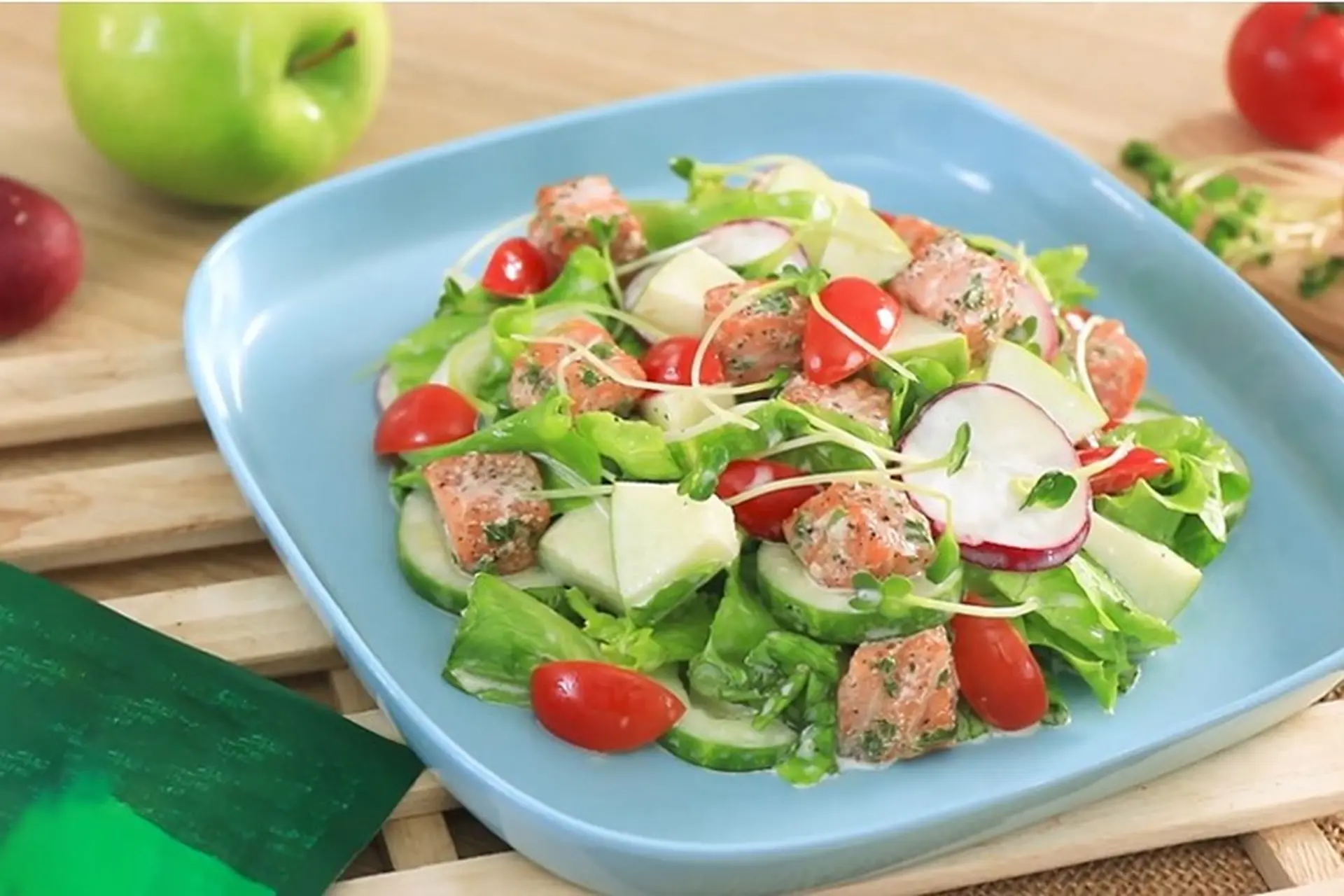 3 cách làm salad cá hồi thơm ngon, ít calo cho thực đơn giảm cân thêm phần đa dạng