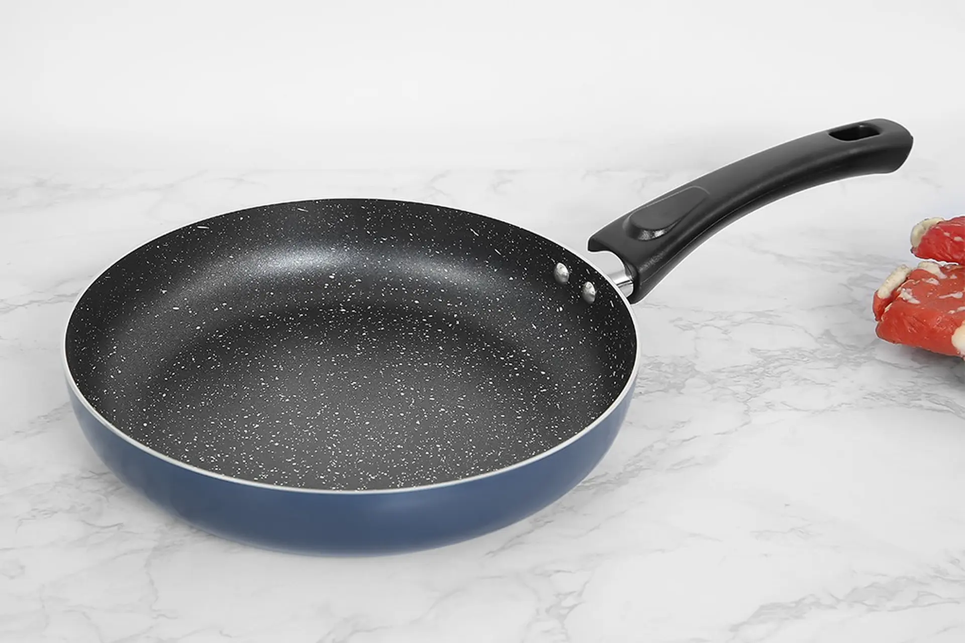 Các loại chảo chống dính hiện có trên thị trường và ưu, nhược điểm của từng loại