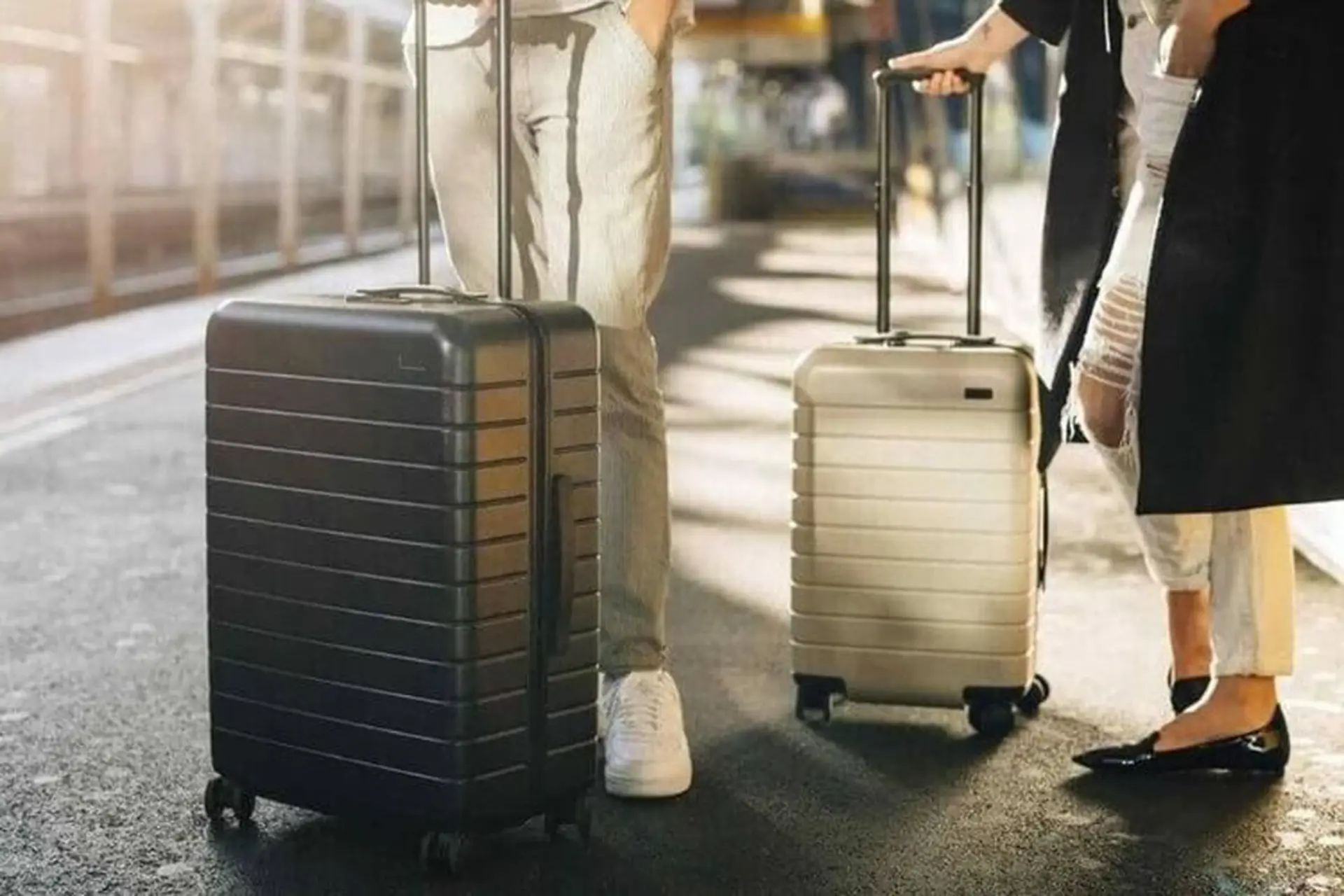 Có bao nhiêu loại vali kéo trên thị trường hiện nay? Ưu và nhược điểm của từng loại là gì?