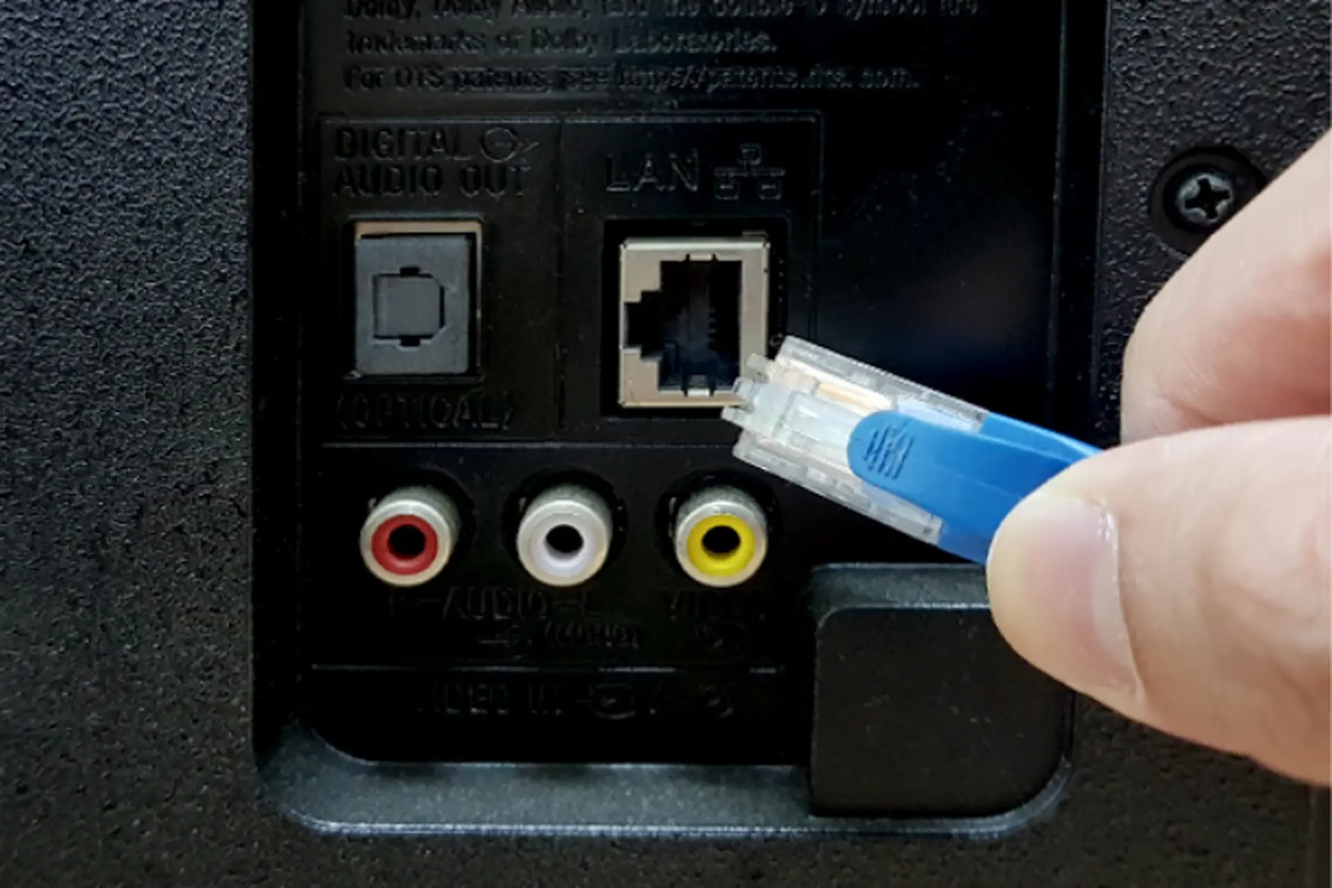 Cách kết nối WiFi cho tivi Toshiba đời cũ chi tiết và nhanh chóng từ A đến Z