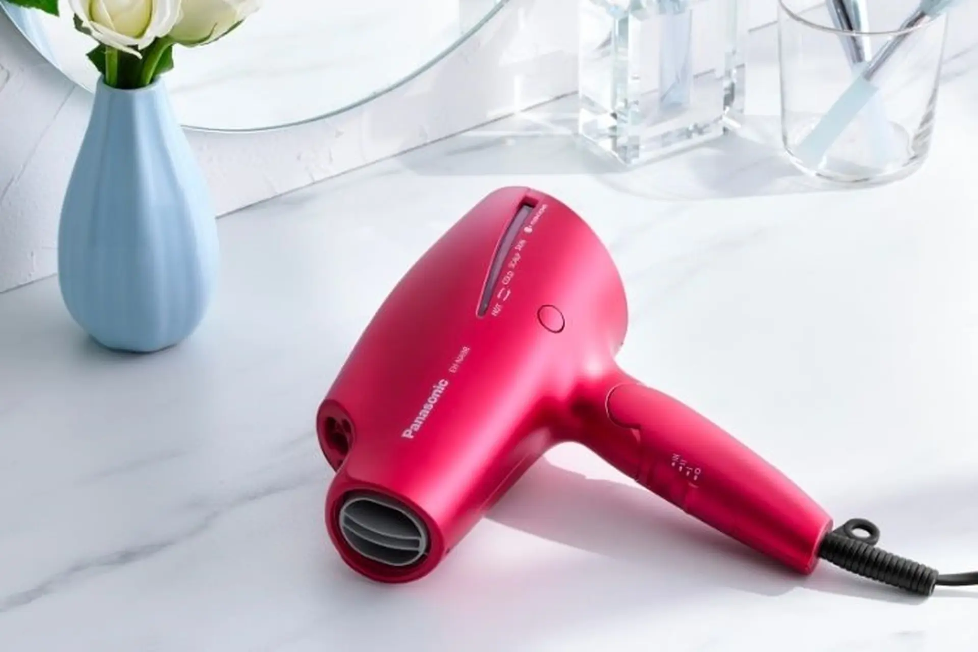 Những công nghệ hiện đại nổi bật của máy sấy Nanoe Panasonic được nhiều người đánh giá cao