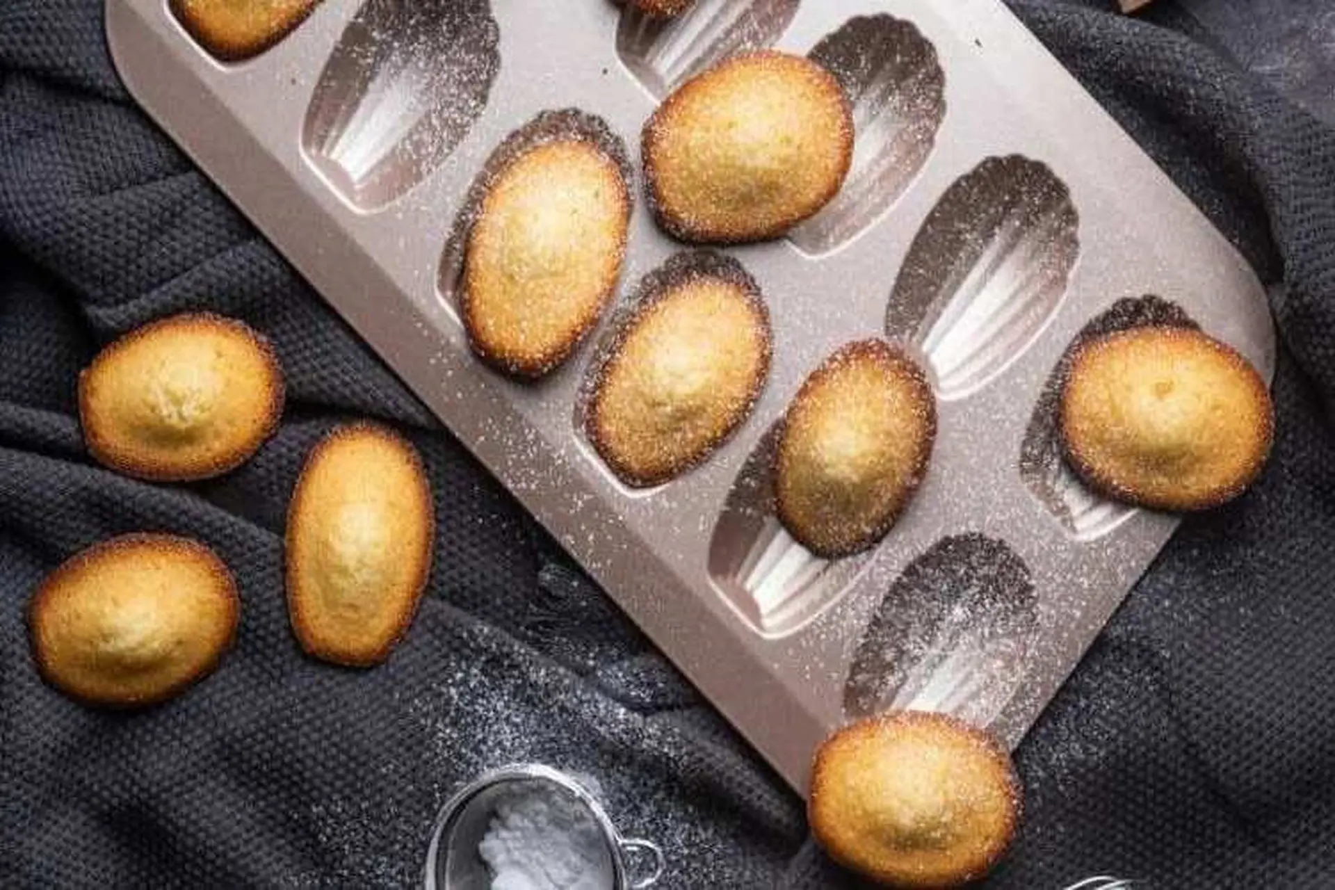 Hướng dẫn cách làm bánh madeleine, món tráng miệng đầy mê hoặc và tinh tế của người Pháp