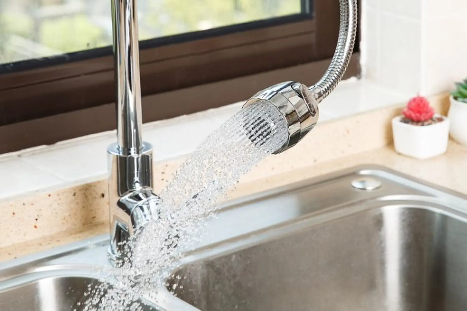 Vòi rửa chén tăng áp là gì mà được nhiều người ưu ái lựa chọn và tin dùng đến vậy?