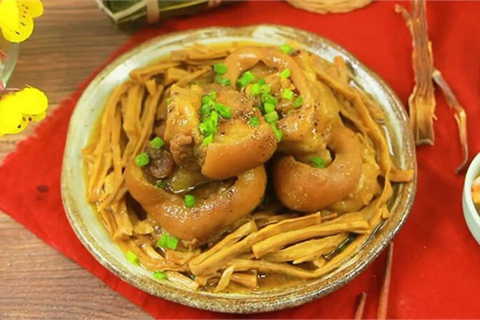 Măng khô nấu gì ngon? Những món ăn đặc trưng khi nấu cùng măng khô cho những bữa ăn ấm áp bên gia đình