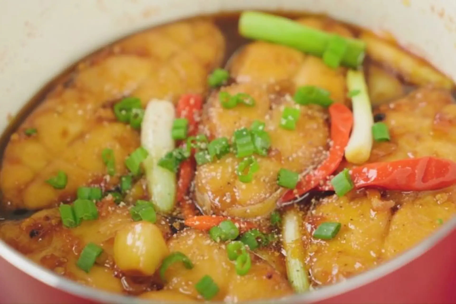 Bật mí cách kho cá thu ngon tuyệt, thịt cá mềm thơm đậm đà mà không bị tanh, ăn cực hao cơm