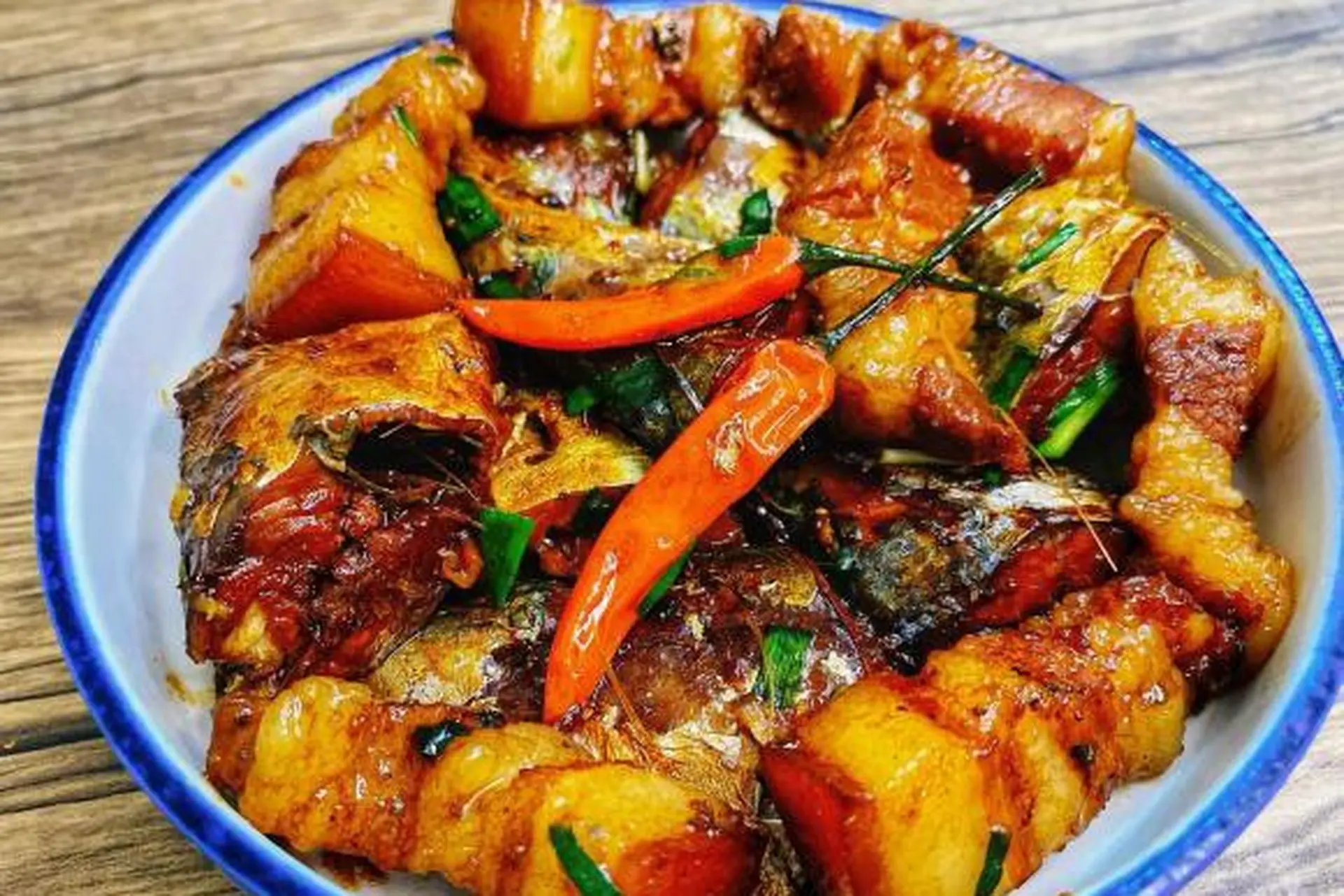 Vào bếp với món cá bạc má kho thơm ngon đậm đà ăn với cơm nóng quá ngon vào mùa đông
