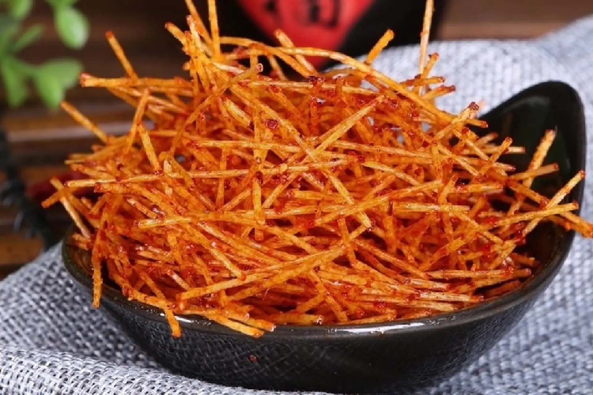 Que cay là gì? Que cay bao nhiêu calo? Có nên ăn que cay thường xuyên hay không?