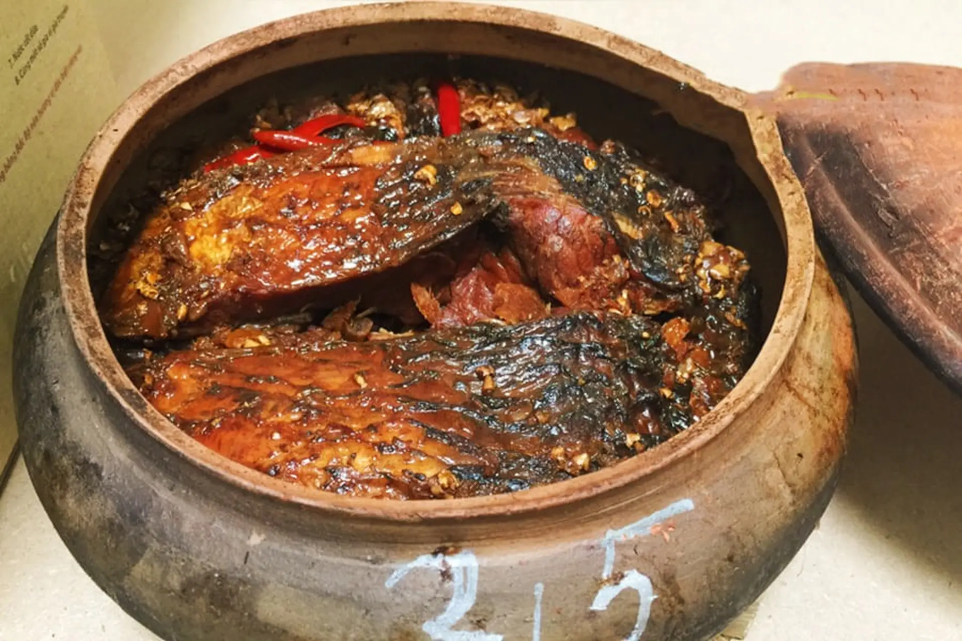 Hướng dẫn cách kho cá làng Vũ Đại ngon ngọt đậm đà siêu hao cơm trong ngày đông lạnh giá