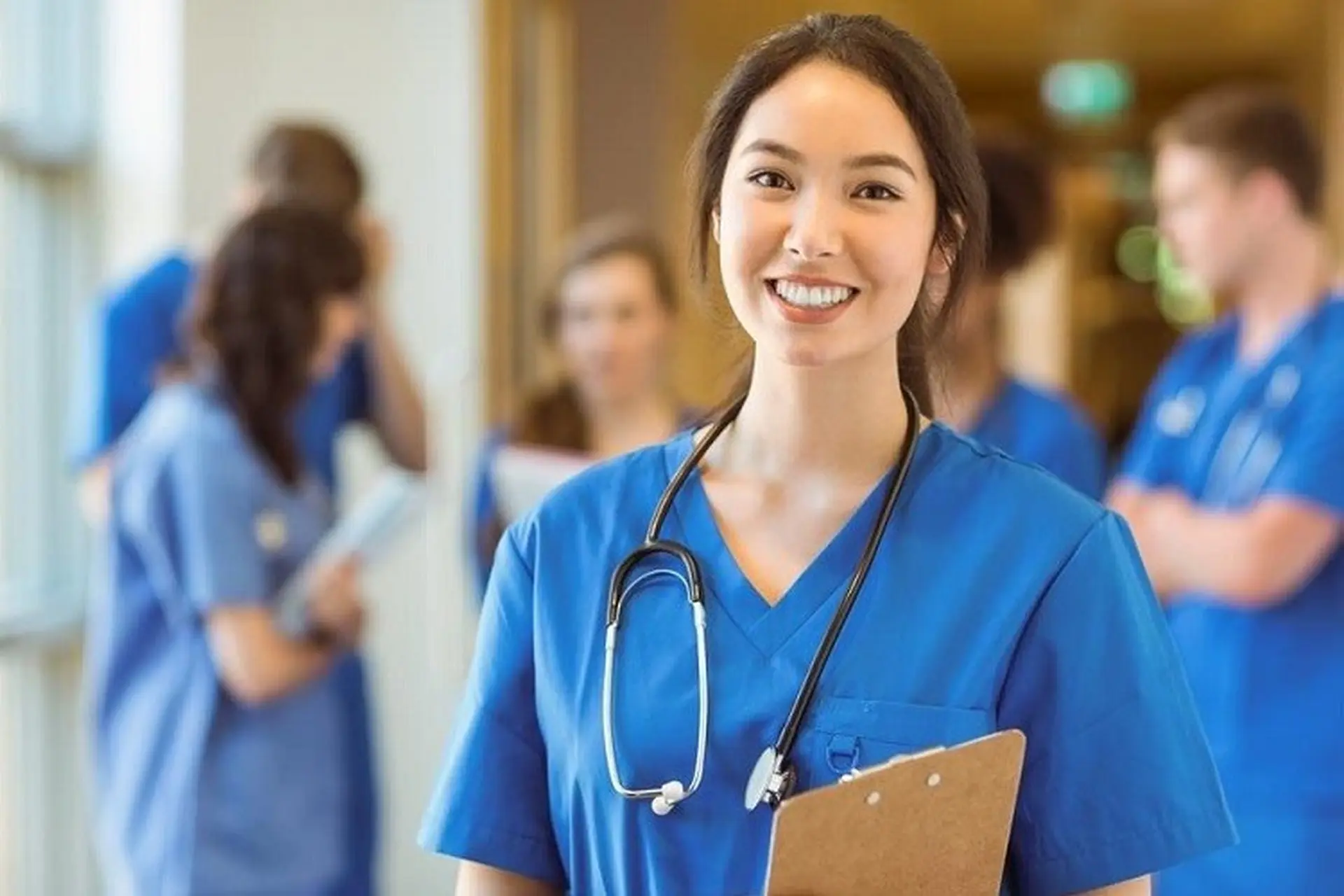 Ngành điều dưỡng là ngành gì? Thi khối nào, cần trang bị những kỹ năng nào? Cơ hội việc làm hiện nay