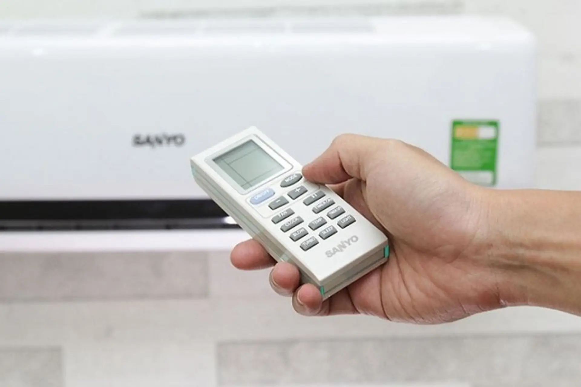 Hướng dẫn cách sử dụng remote máy lạnh Sanyo cũ dễ hiểu, đầy đủ các tính năng