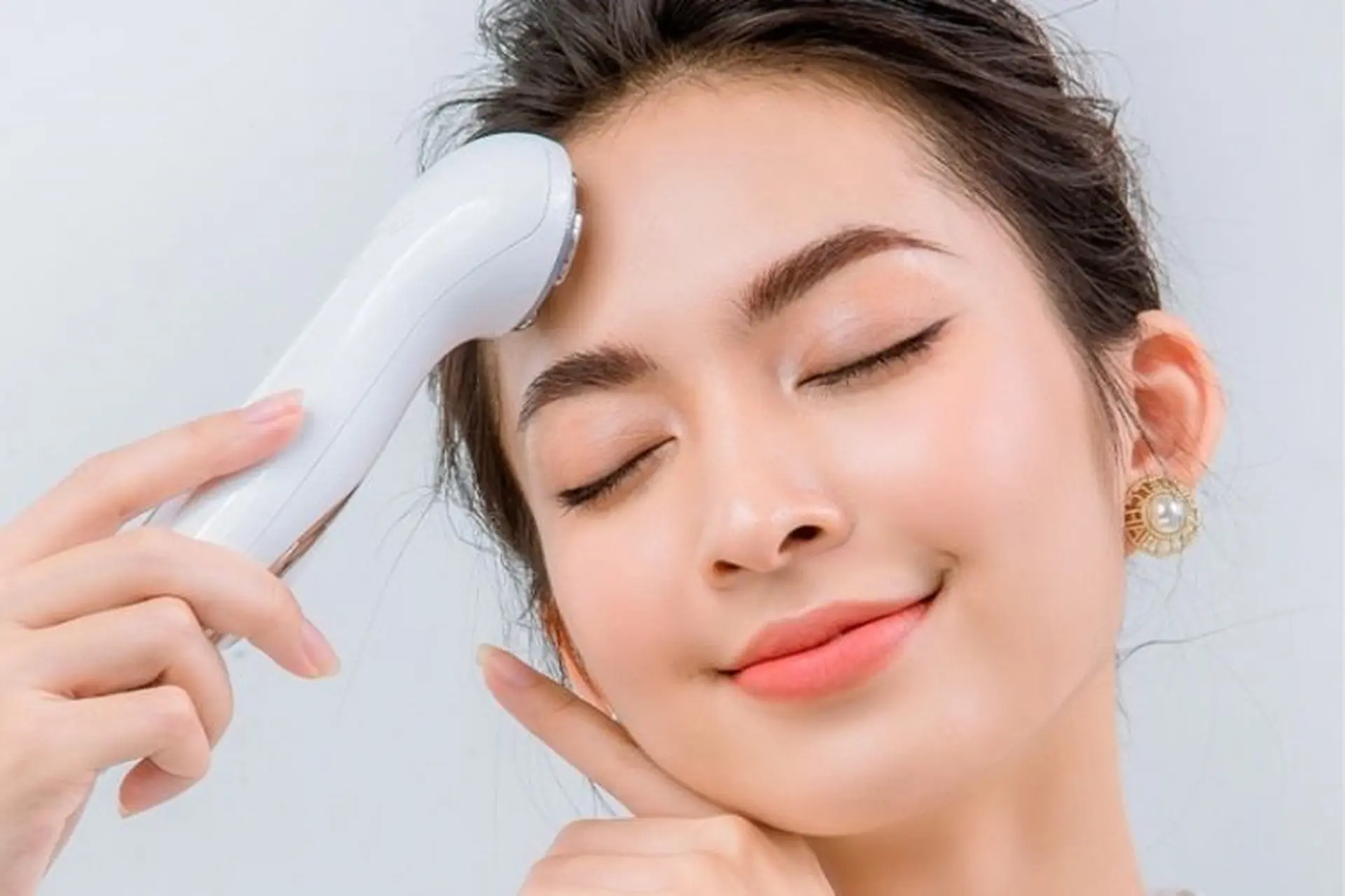 Tổng hợp 10 thương hiệu máy massage mặt được yêu thích nhất mà các tín đồ làm đẹp tin dùng