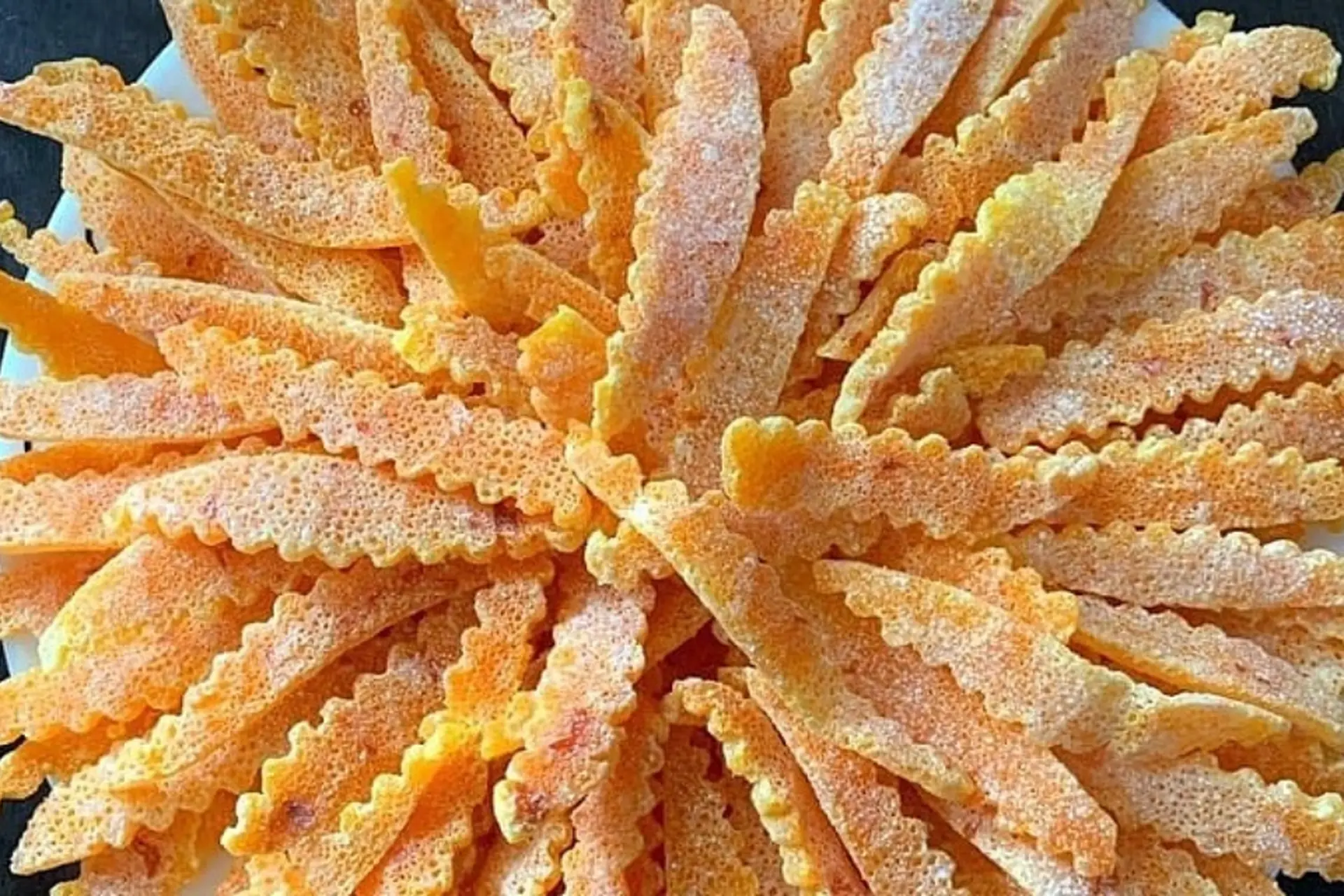 Tự làm mứt vỏ cam tại nhà thơm ngon, lạ miệng cho khay mứt nhân dịp Tết hấp dẫn hơn