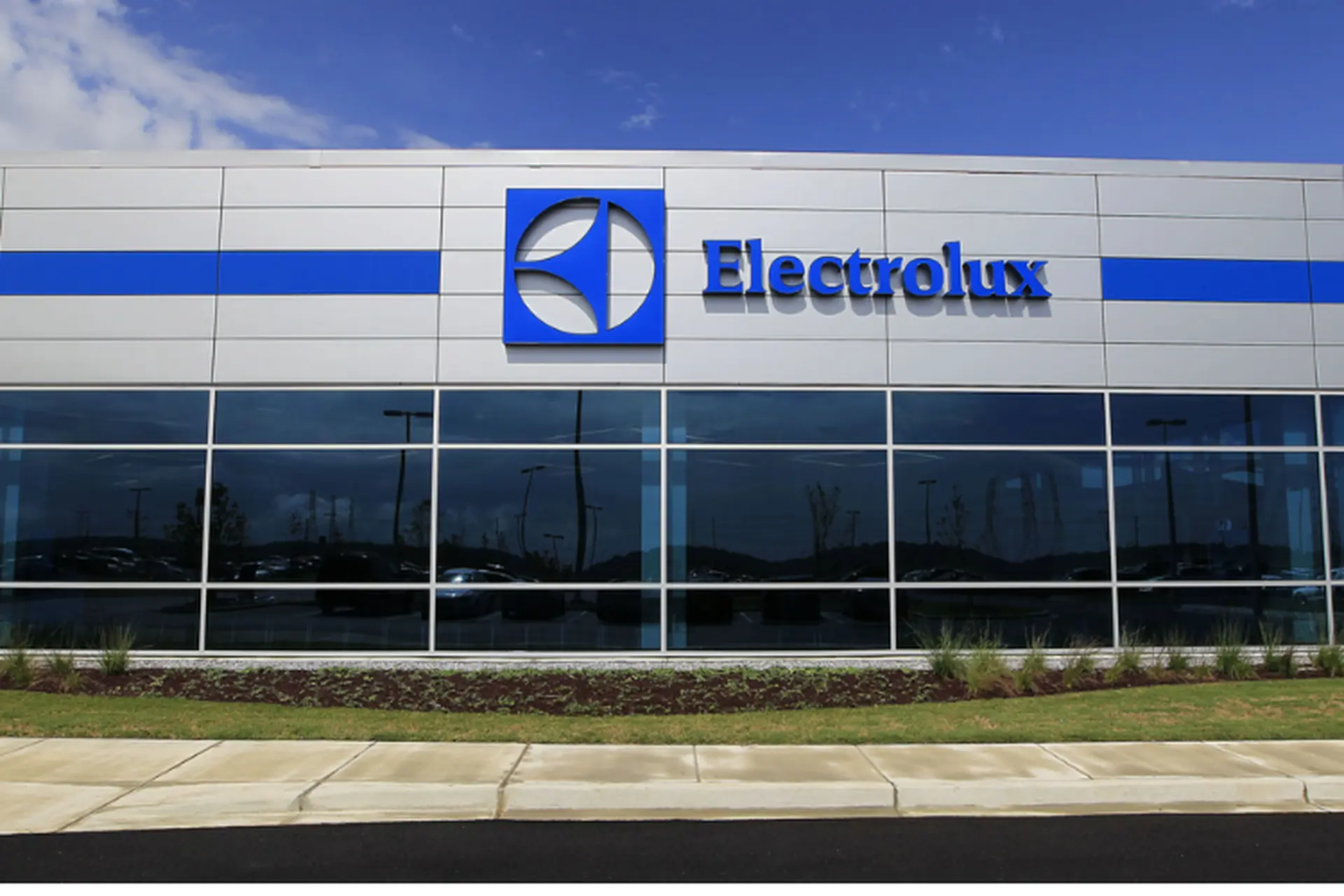 Máy hút mùi Electrolux và những điều cần biết