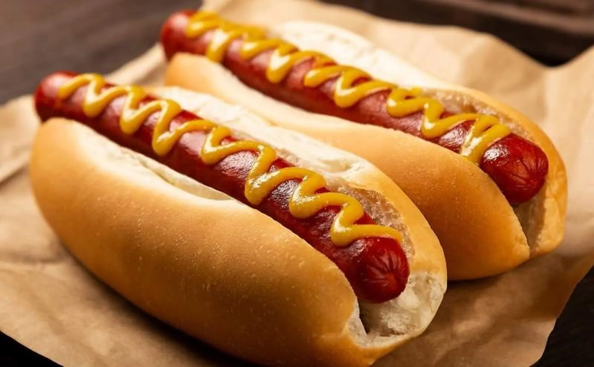 Hotdog bao nhiêu calo? Ăn hotdog có tăng cân hay không? Bí quyết để ăn hotdog mà không tăng cân