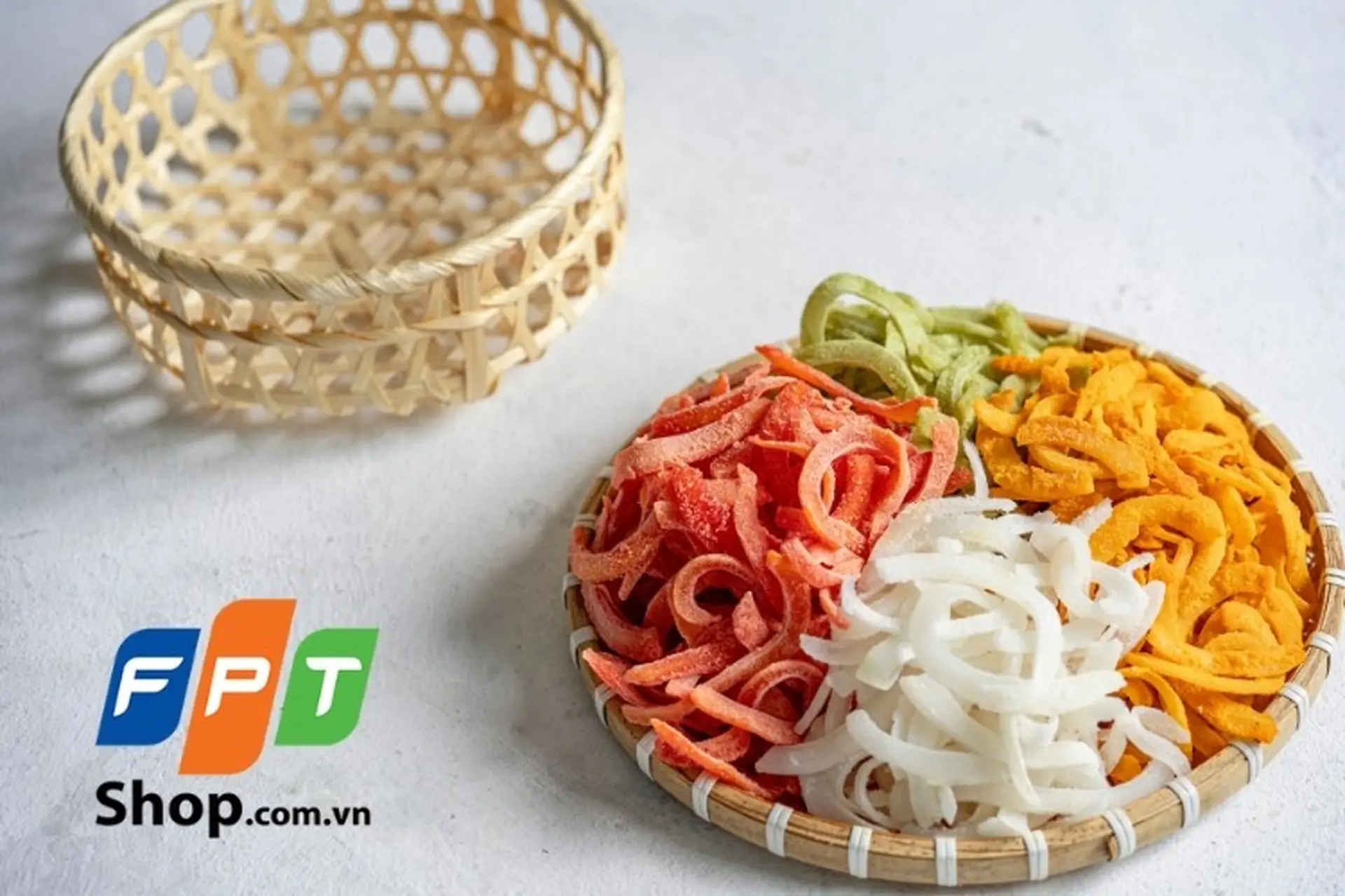 Vào bếp ngay với 2 cách làm mứt dừa ngày Tết thơm ngon, cực đơn giản tại nhà